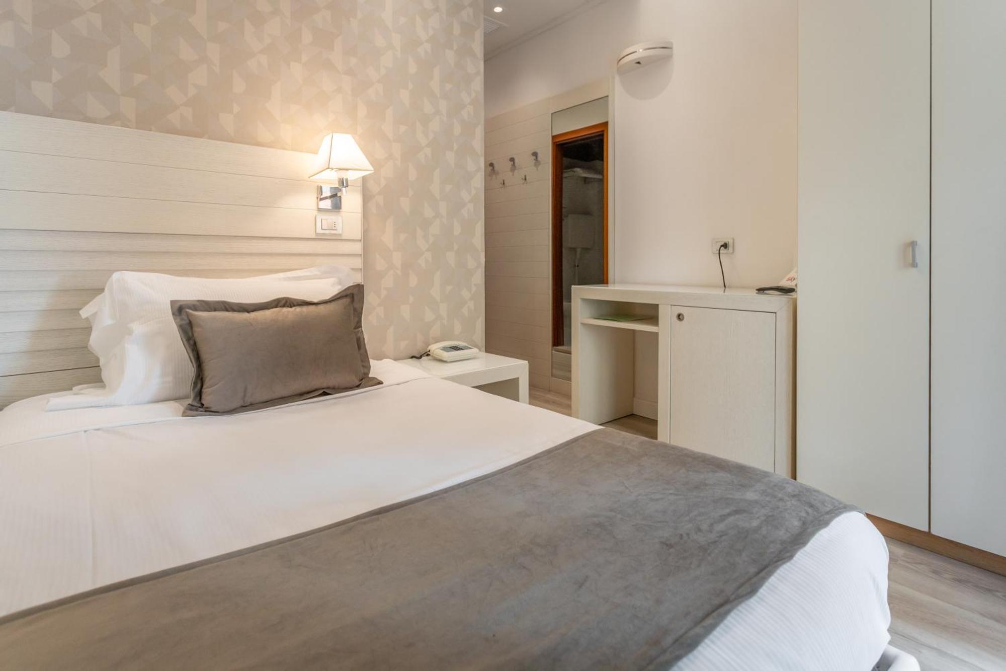 Single Room with Balcony,1686523151:JPEG
