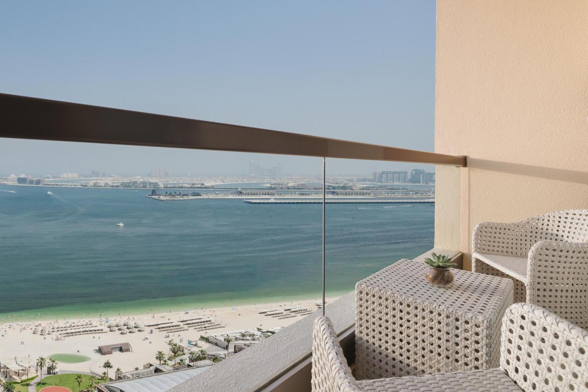 Camera Club con Balcone e Vista Mare - Piano Alto - Accesso Coral Lounge