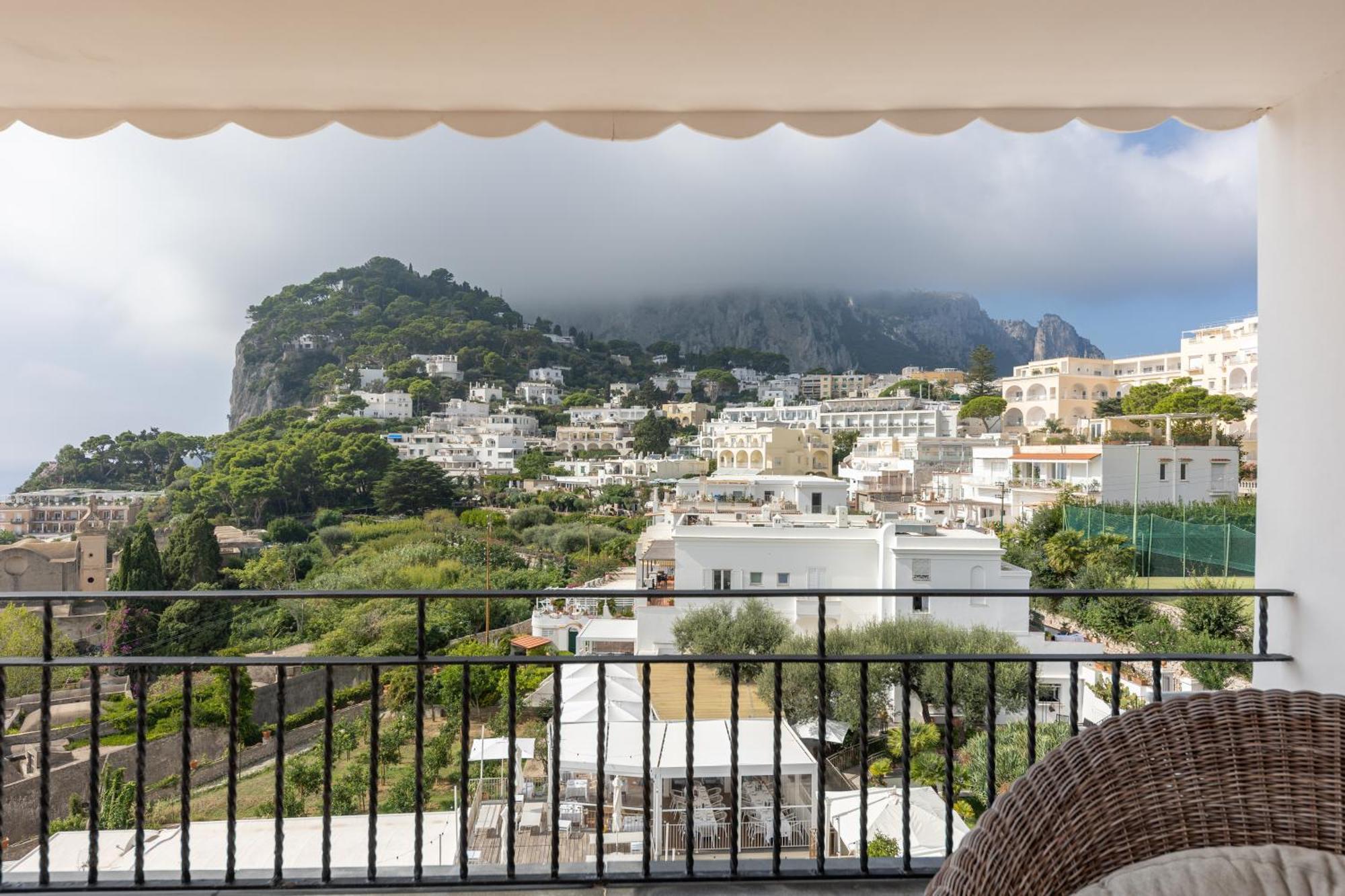Two-Bedroom Suite Sea View