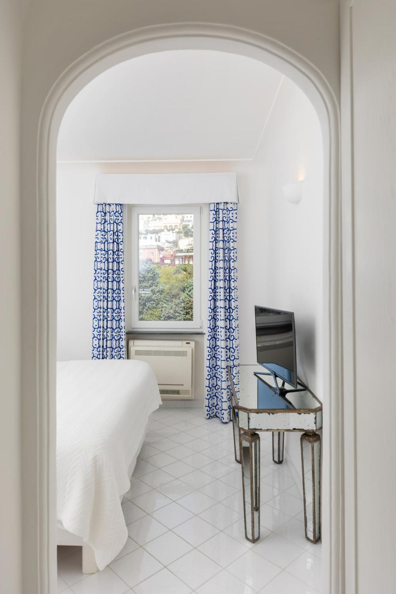 Two-Bedroom Suite Sea View