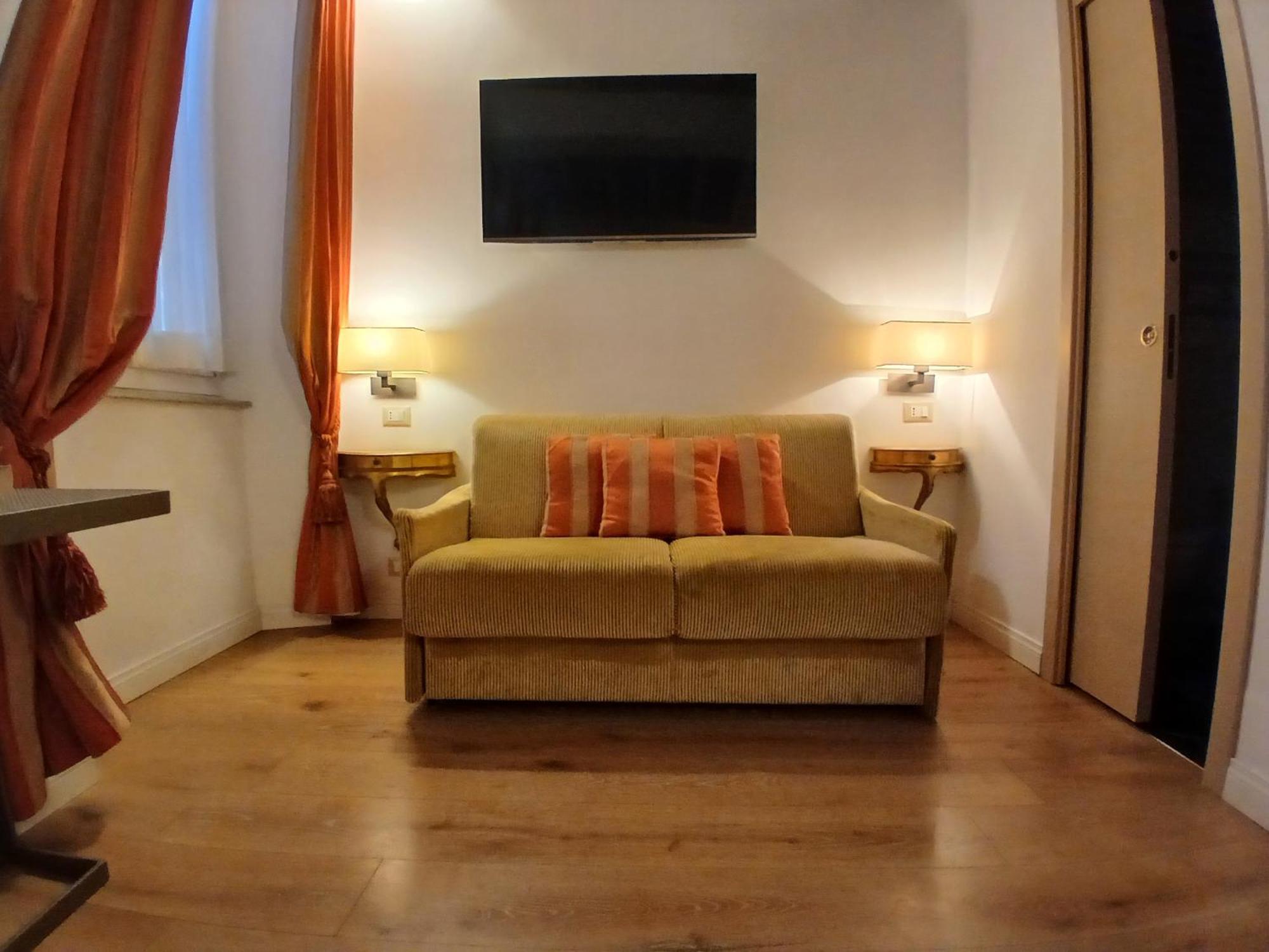 Deluxe Suite,1698247380:JPEG