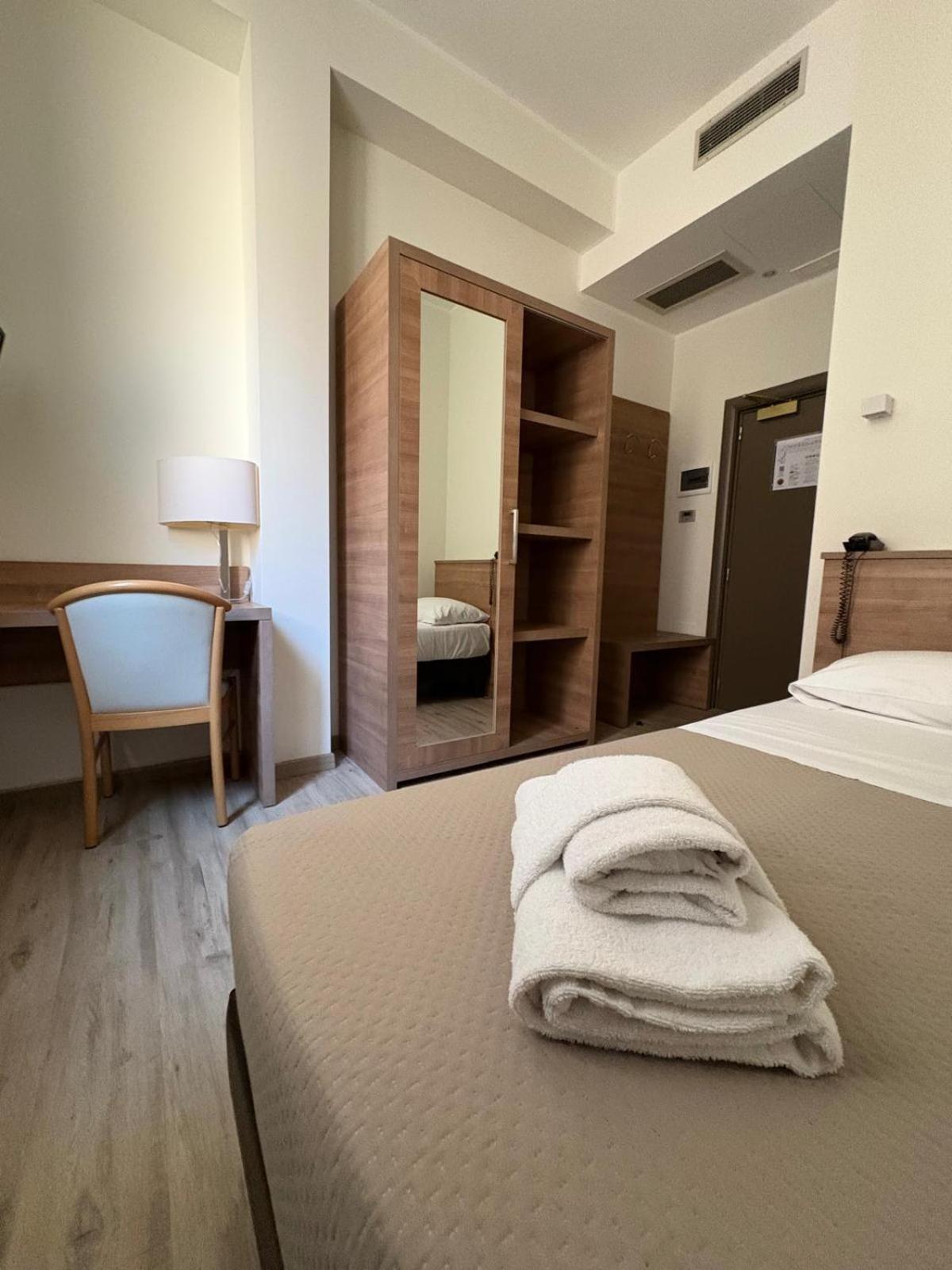 Single Room,1740174963:JPEG