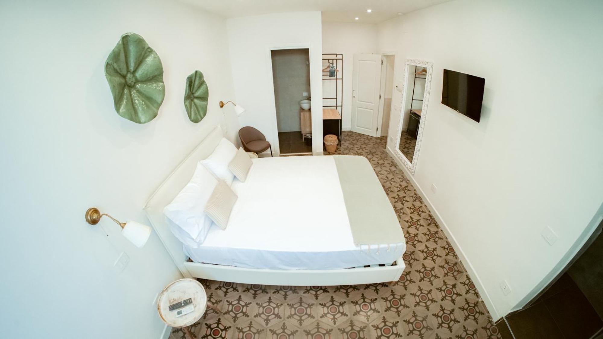 Deluxe Room,1701886284:JPEG