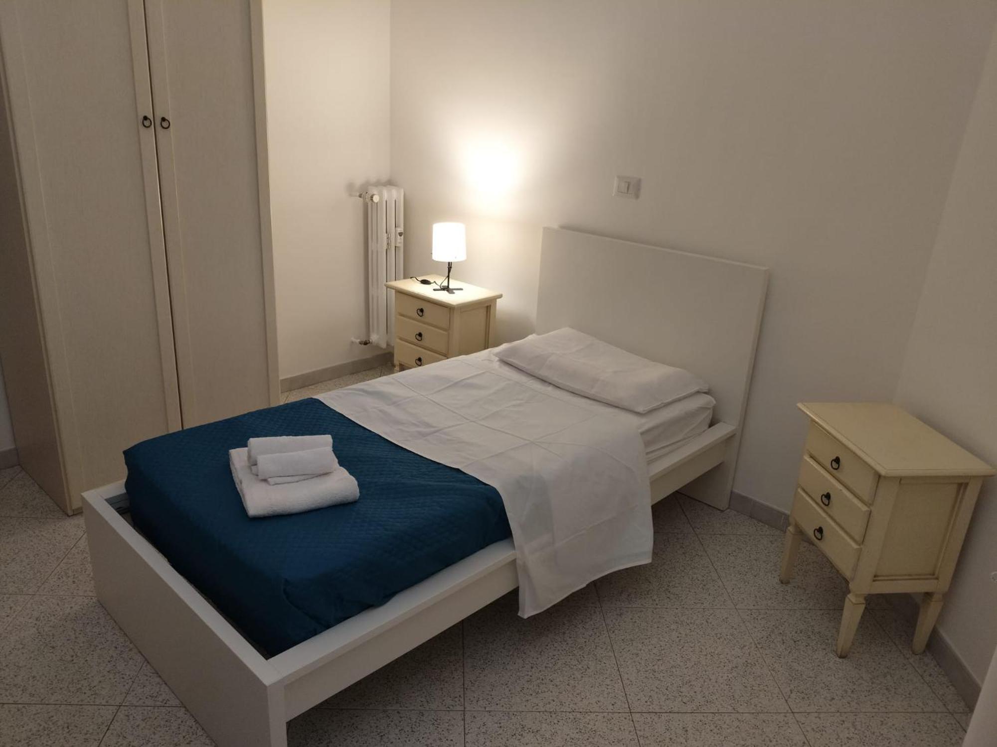 Camera Singola con Bagno in Comune