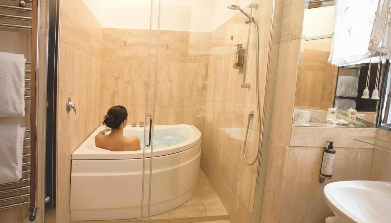 Suite con vasca idromassaggio e accesso al giardino