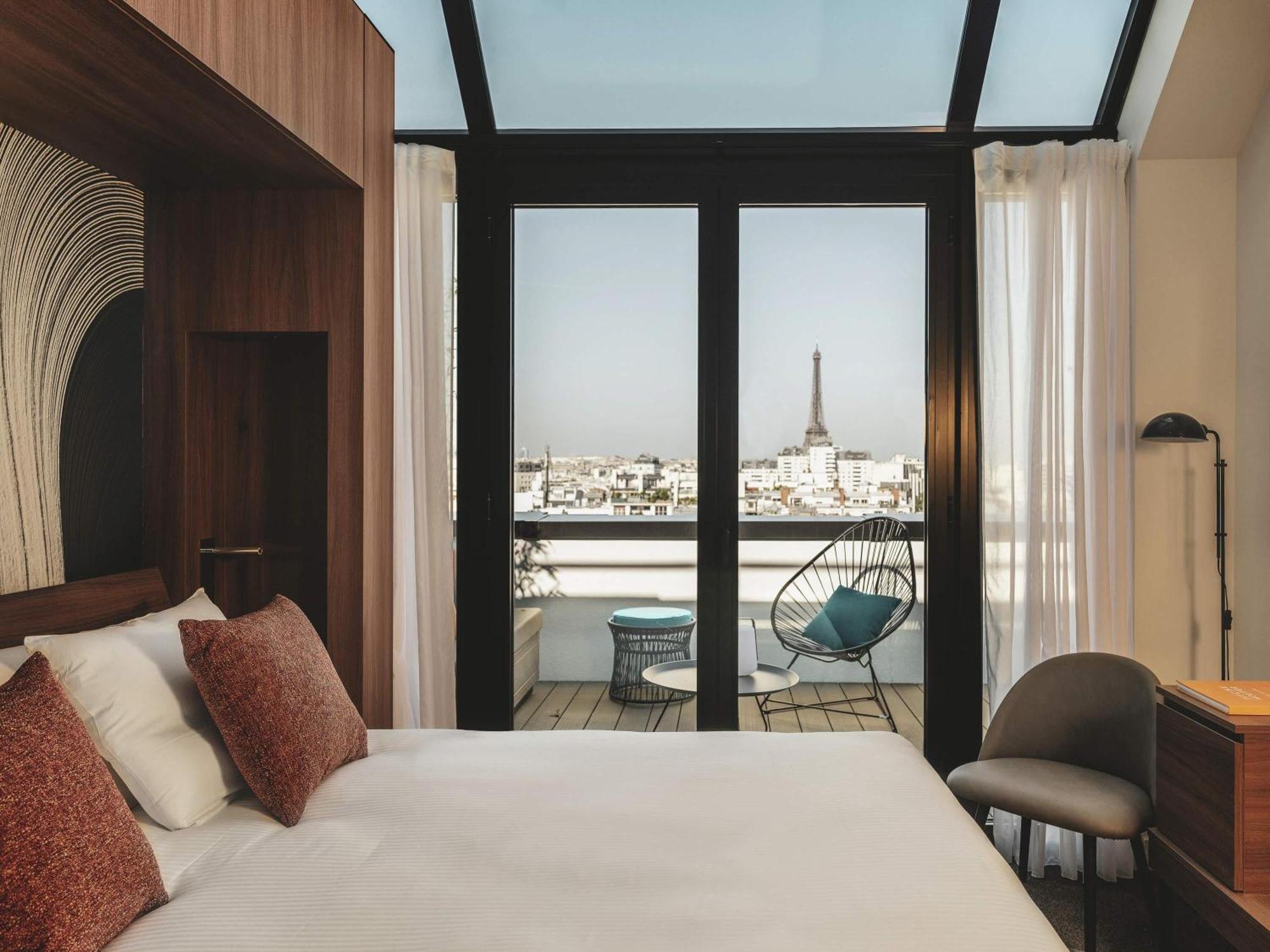 Suite Executive: 1 Letto Matrimoniale, 1 Divano-Letto Matrimoniale e Vista Torre Eiffel