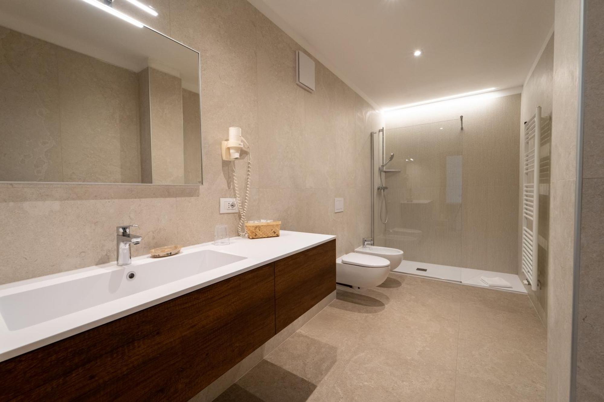 Junior Suite,1706823583:JPEG