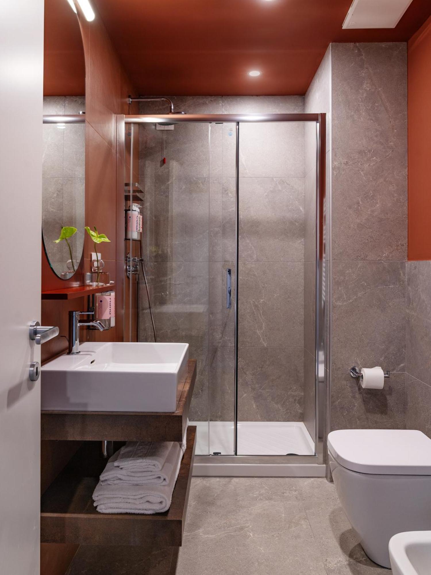 2 Bedroom Apartment with Balcony,1709190030:JPEG