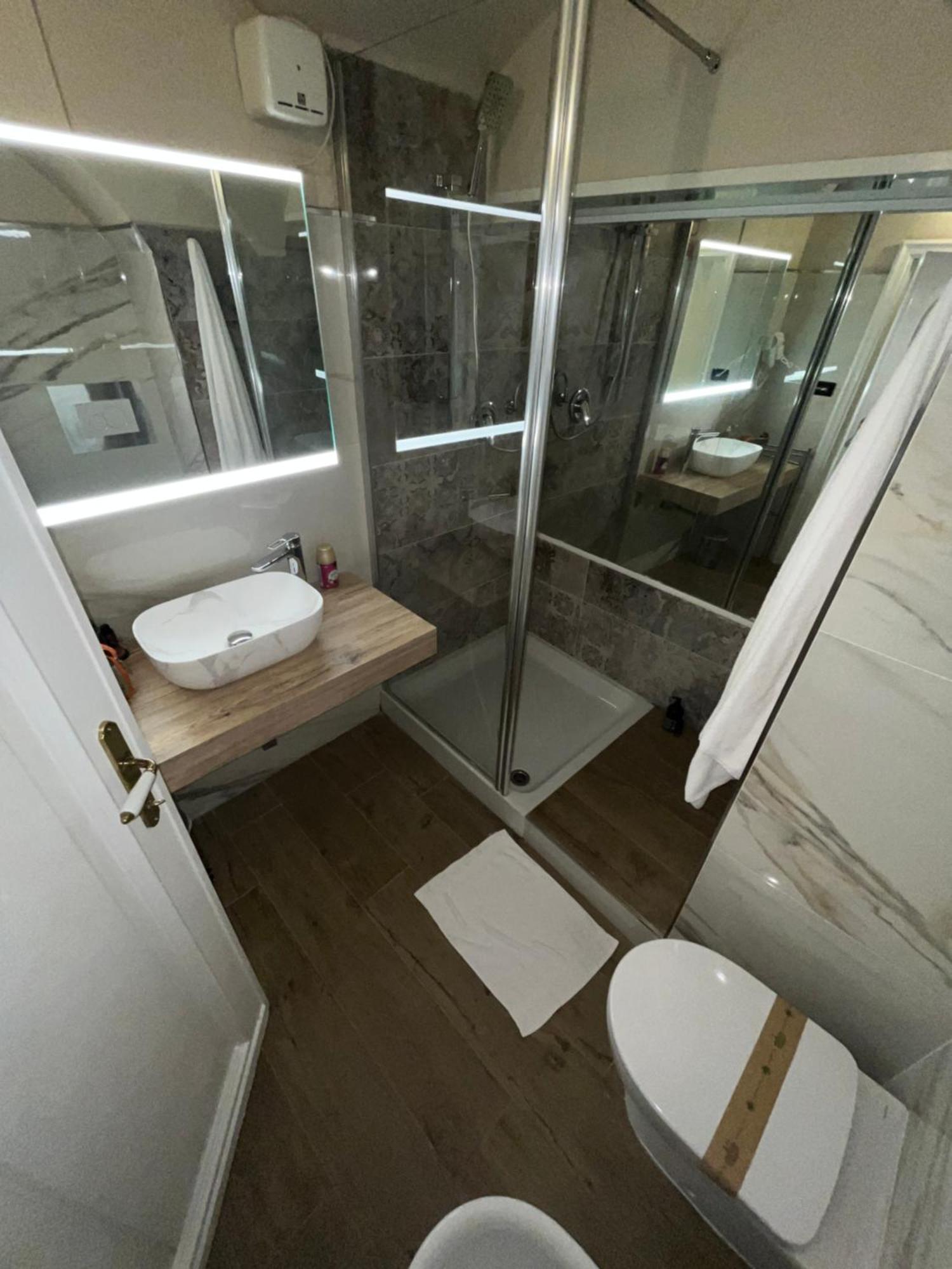 Small Double Room,1740026532:JPEG