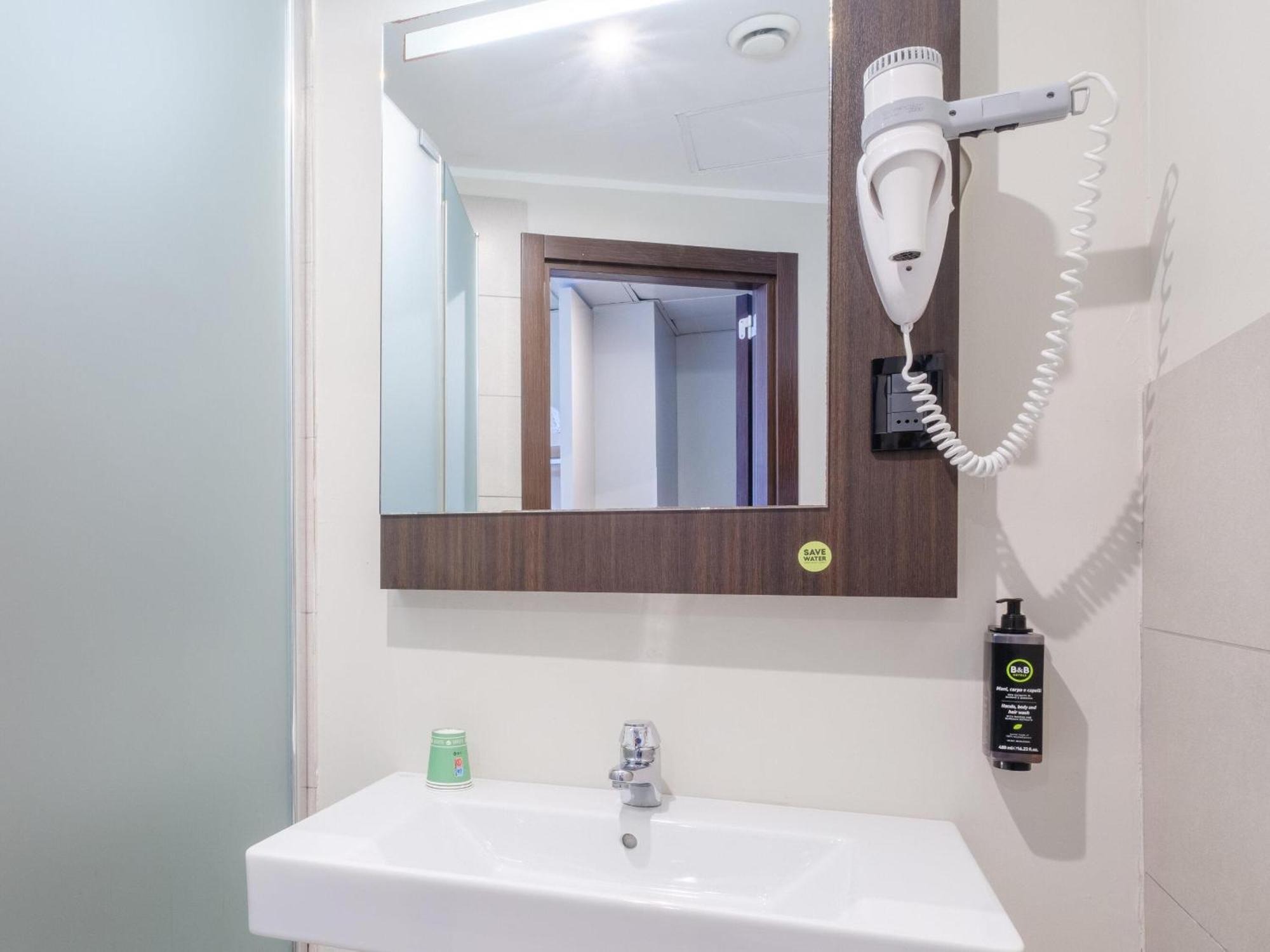 Basic Triple Room,1742599542:JPEG