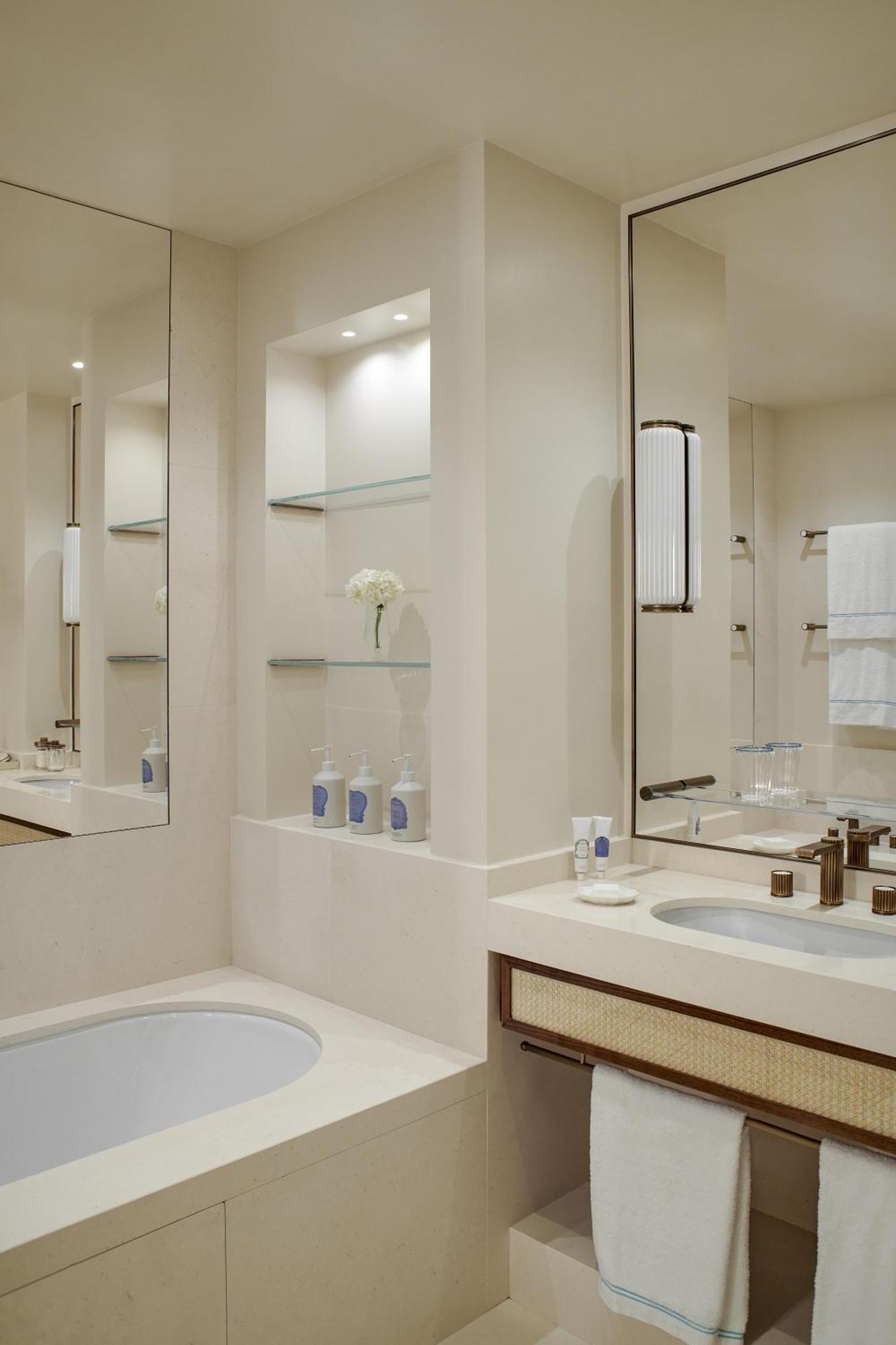Deluxe Junior Suite
