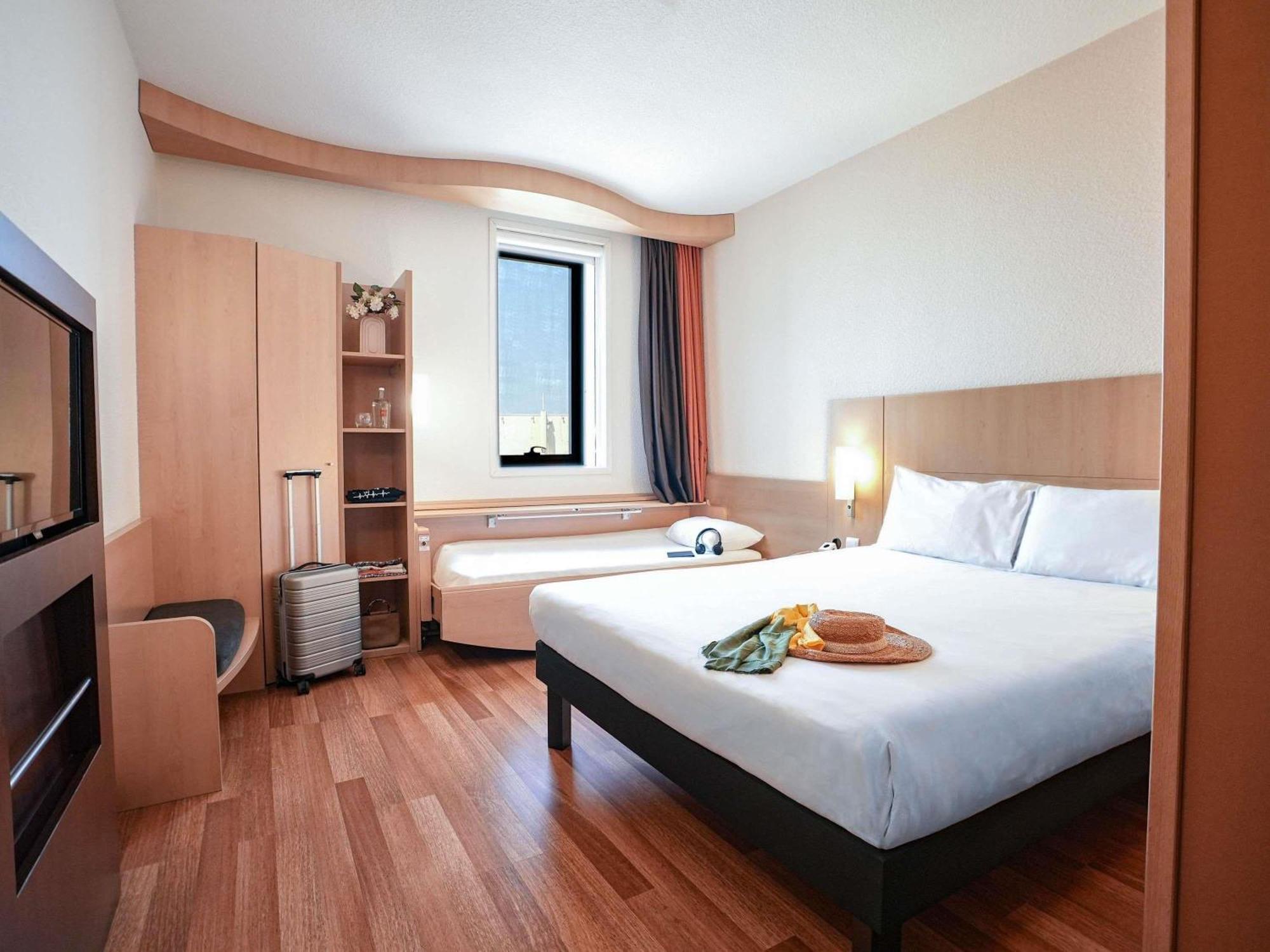 Camera Standard con 1 Letto Matrimoniale e 1 Letto Singolo - Non Fumatori