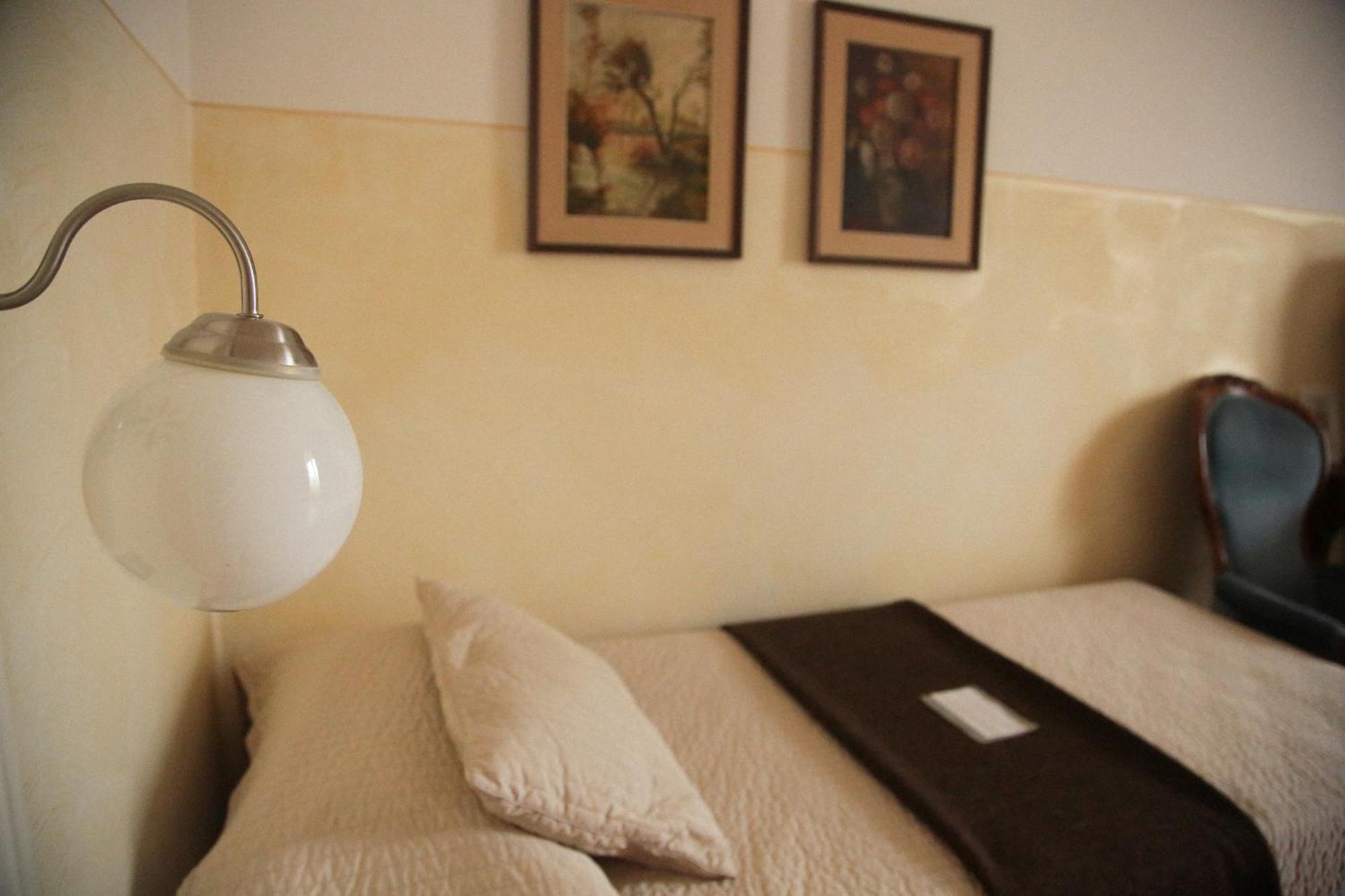 Double or Twin Room with Private Bathroom,1742681757:JPEG