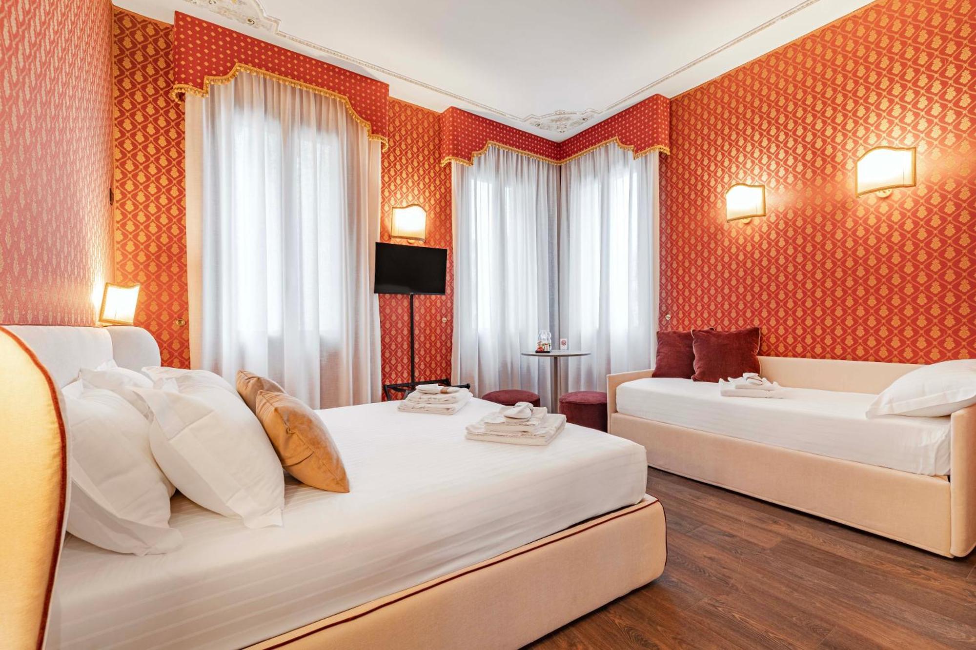 Triple Room with City View,1742686490:JPEG