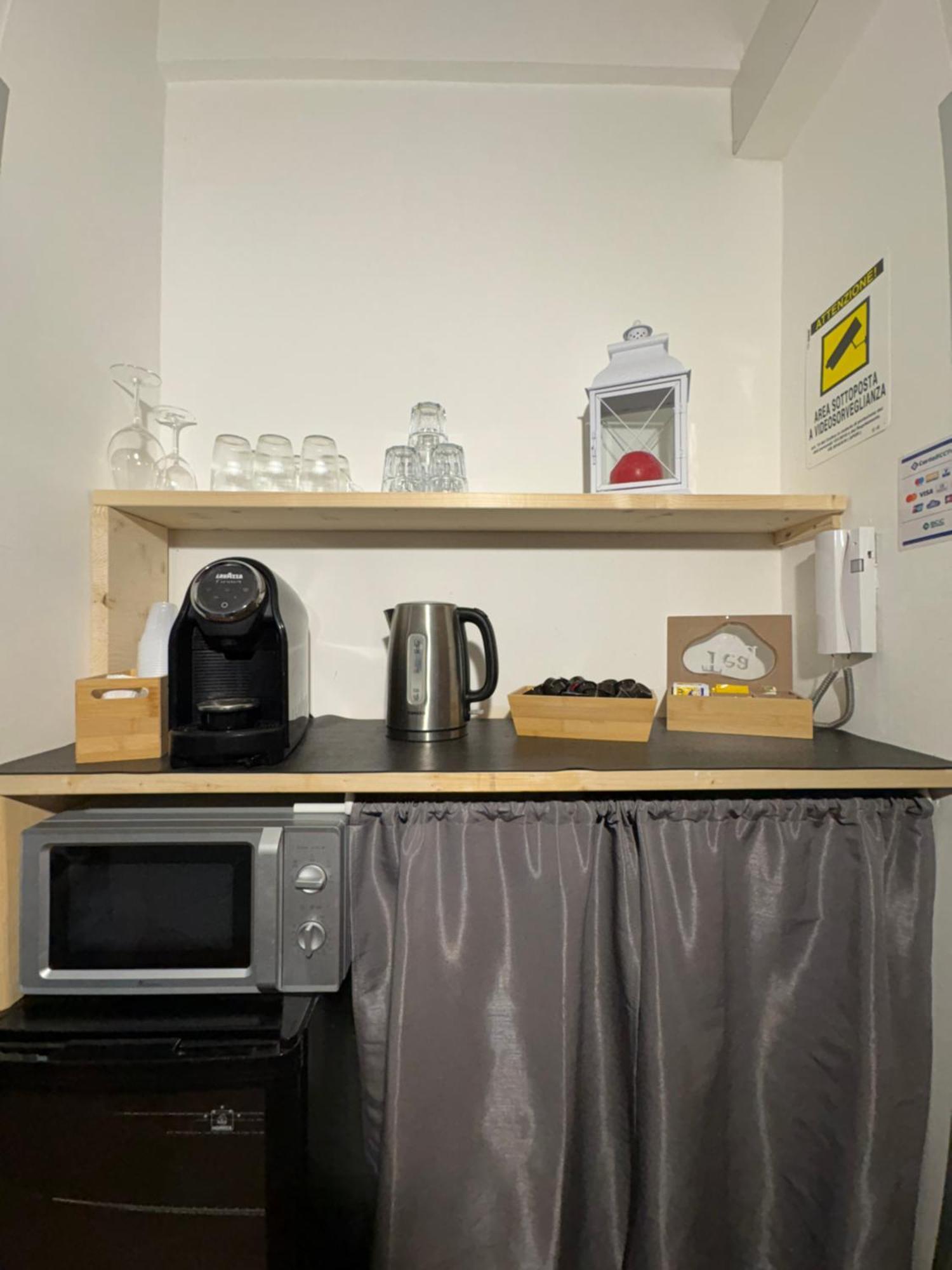 Camera Matrimoniale con Bagno in Comune