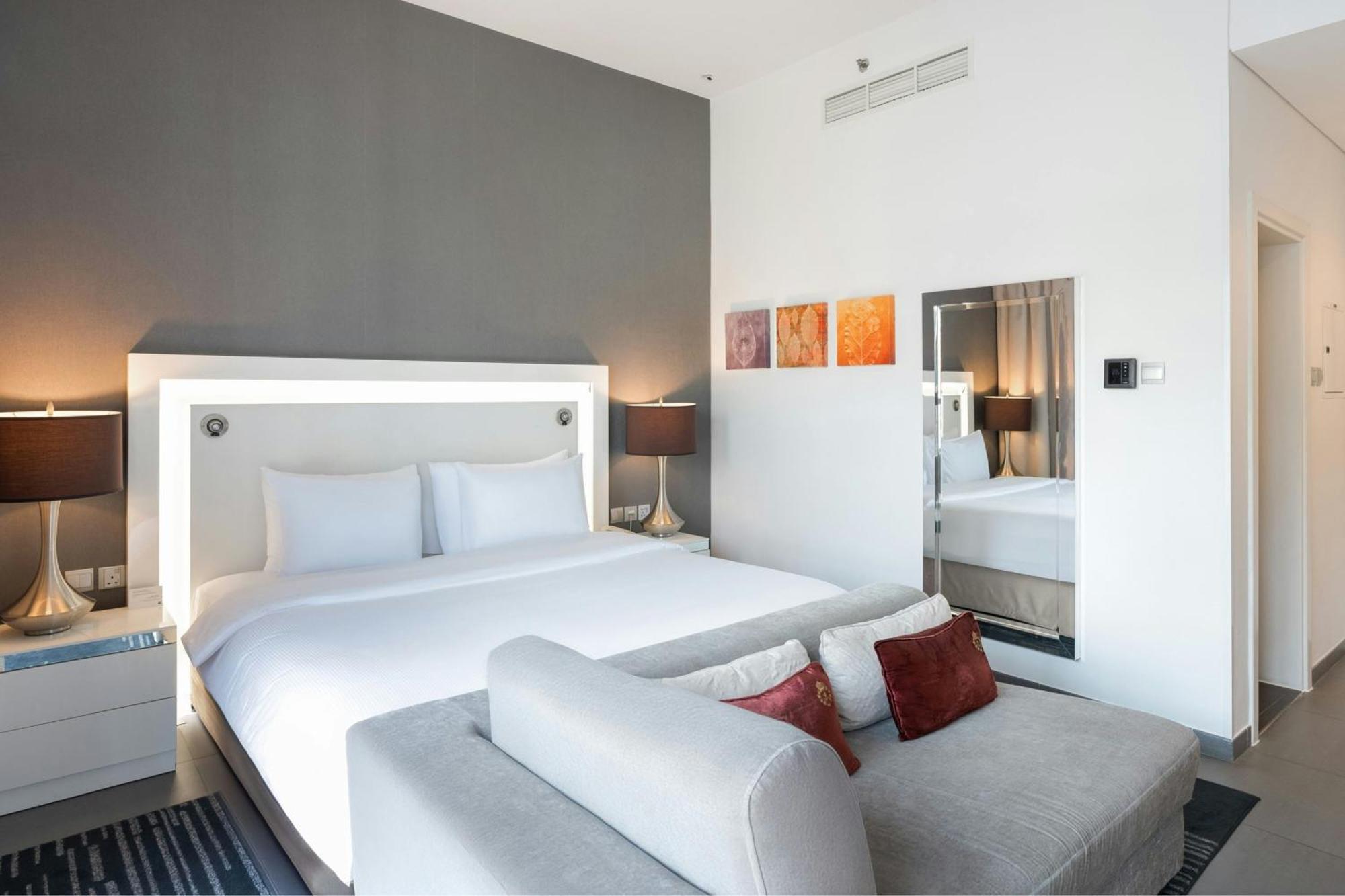 Camera King Deluxe con Vista Porto Turistico e Accesso Beach Club