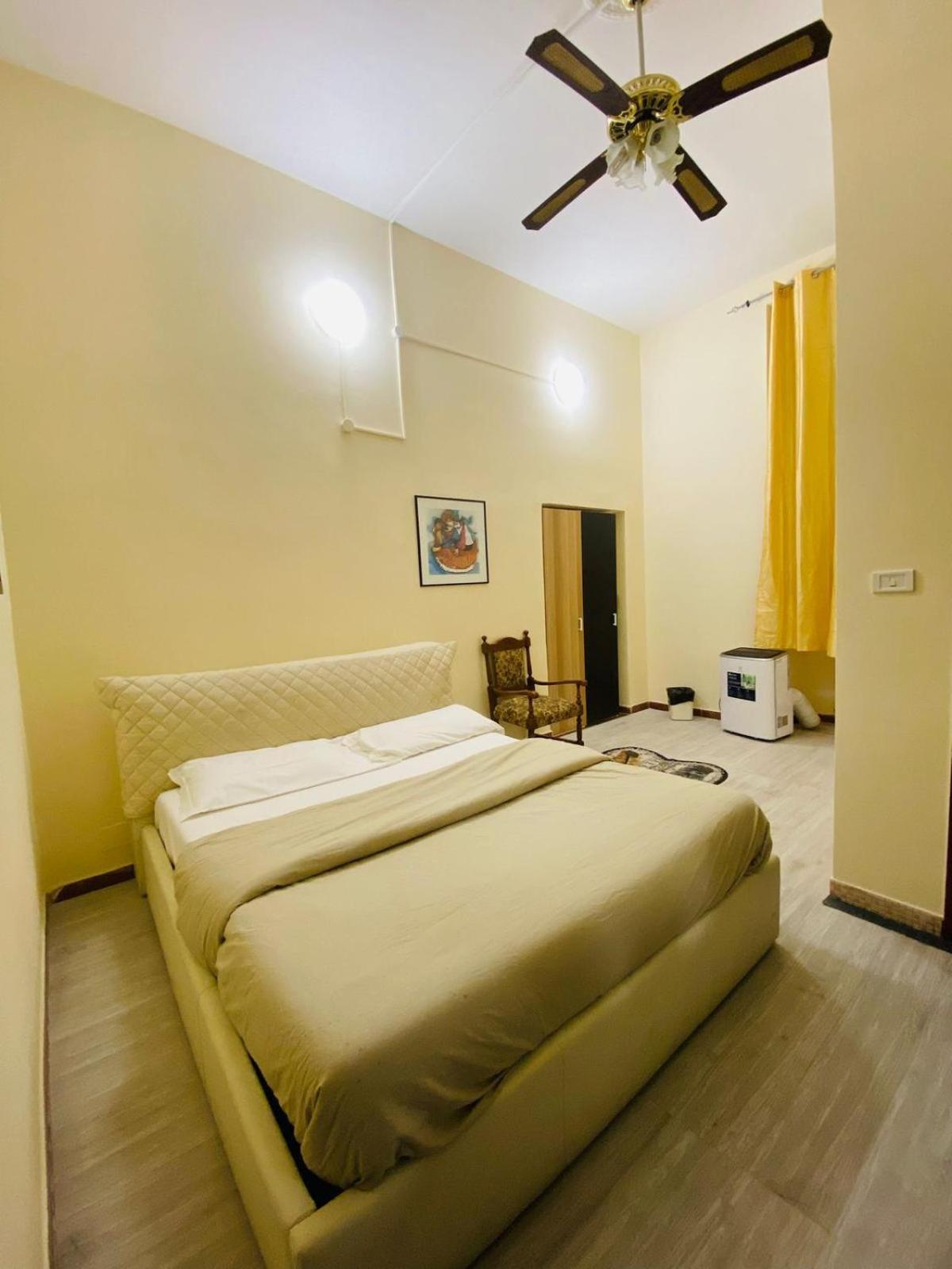 Camera Tripla Basic con Bagno in Comune