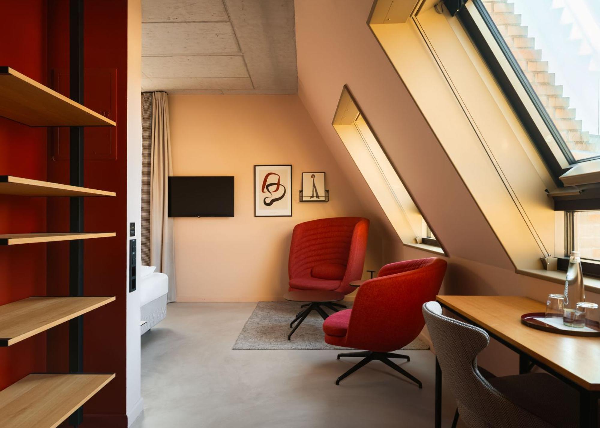Comfort Room (wheelchair accessible)