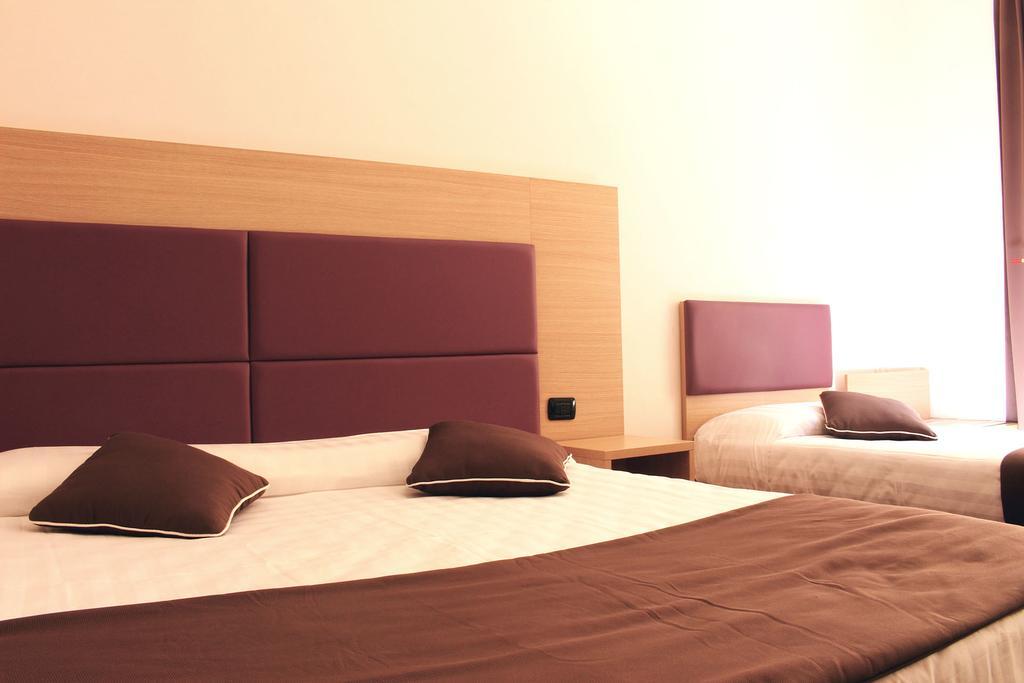 Quadruple Room,687295701:JPEG