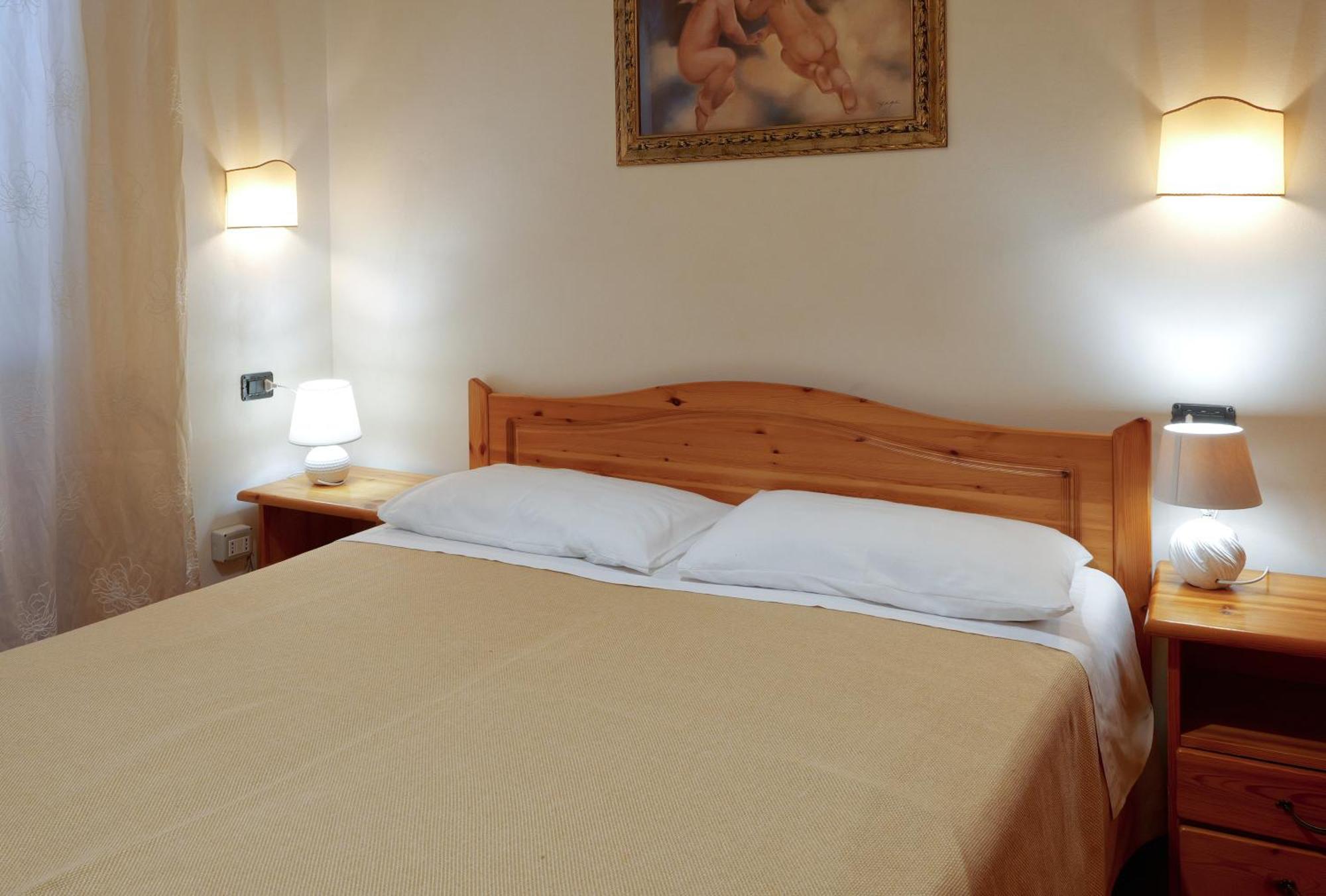 Large Double Room,1745028787:JPEG