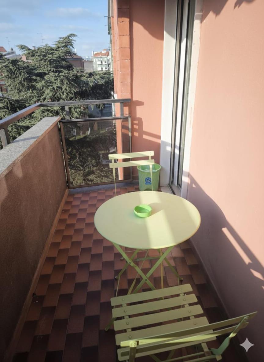 Monolocale con Divano-Letto