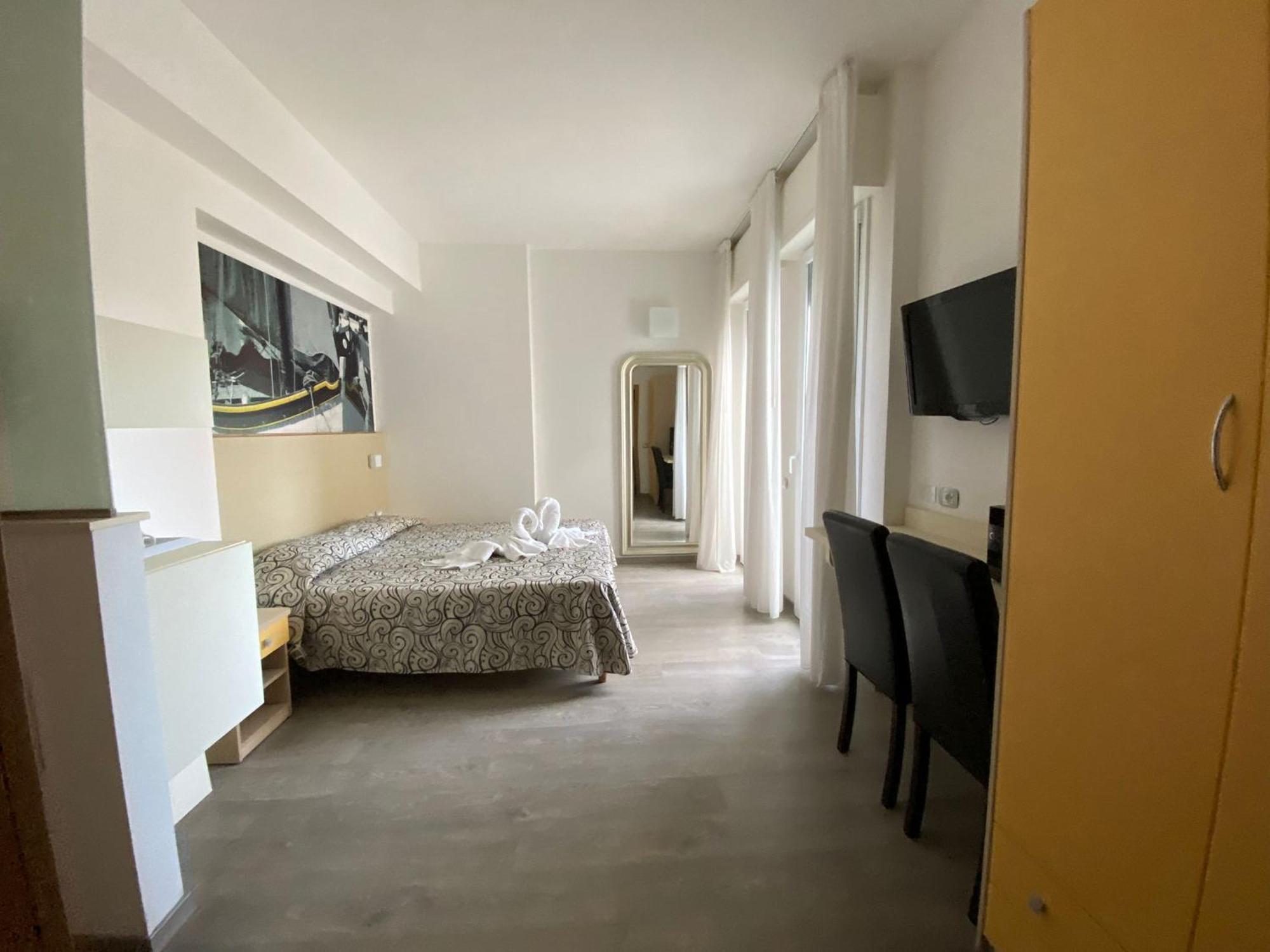 Family Room with Balcony,1765076626:JPEG