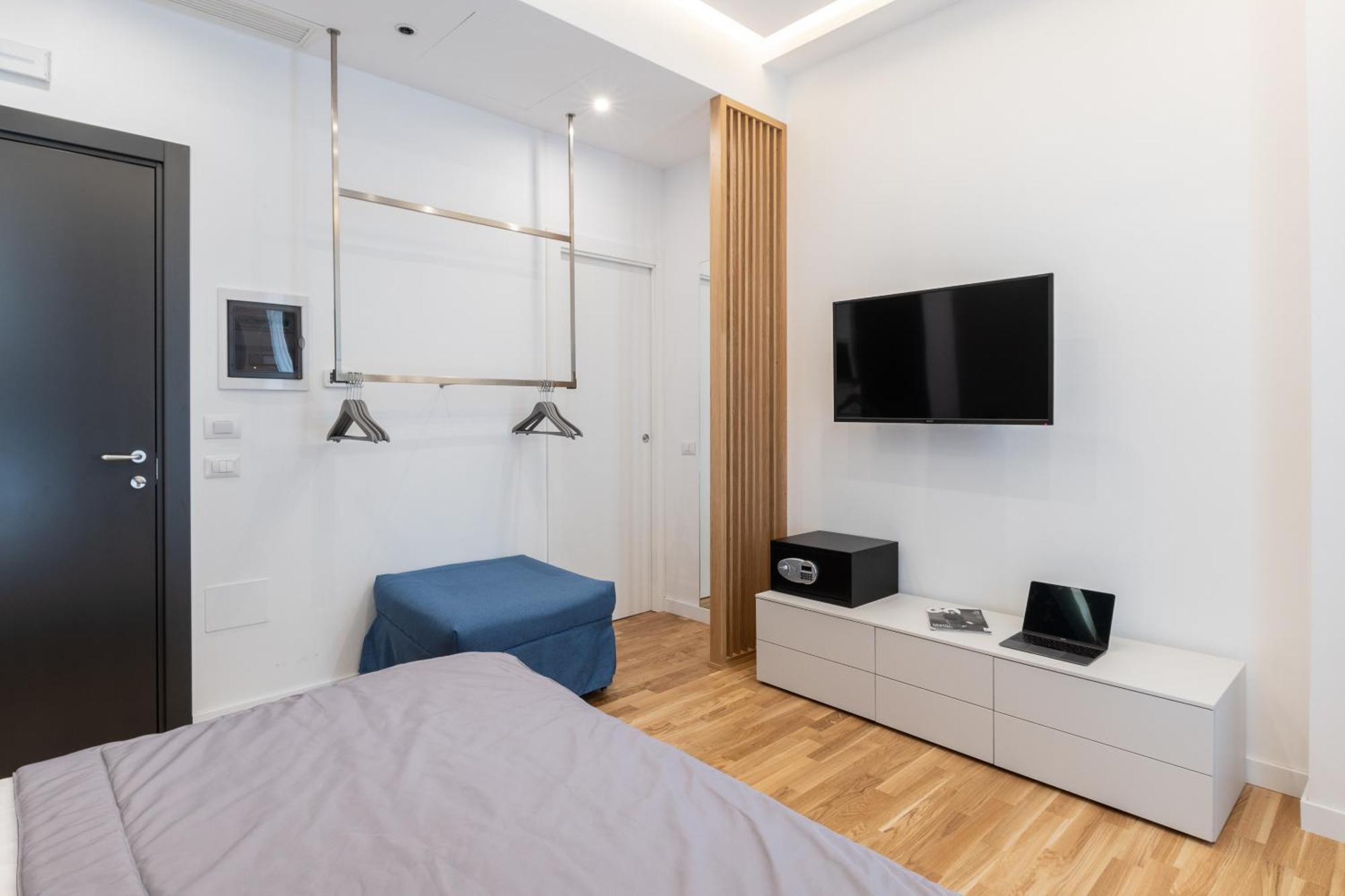 Deluxe Double Room with Balcony,1756689076:JPEG