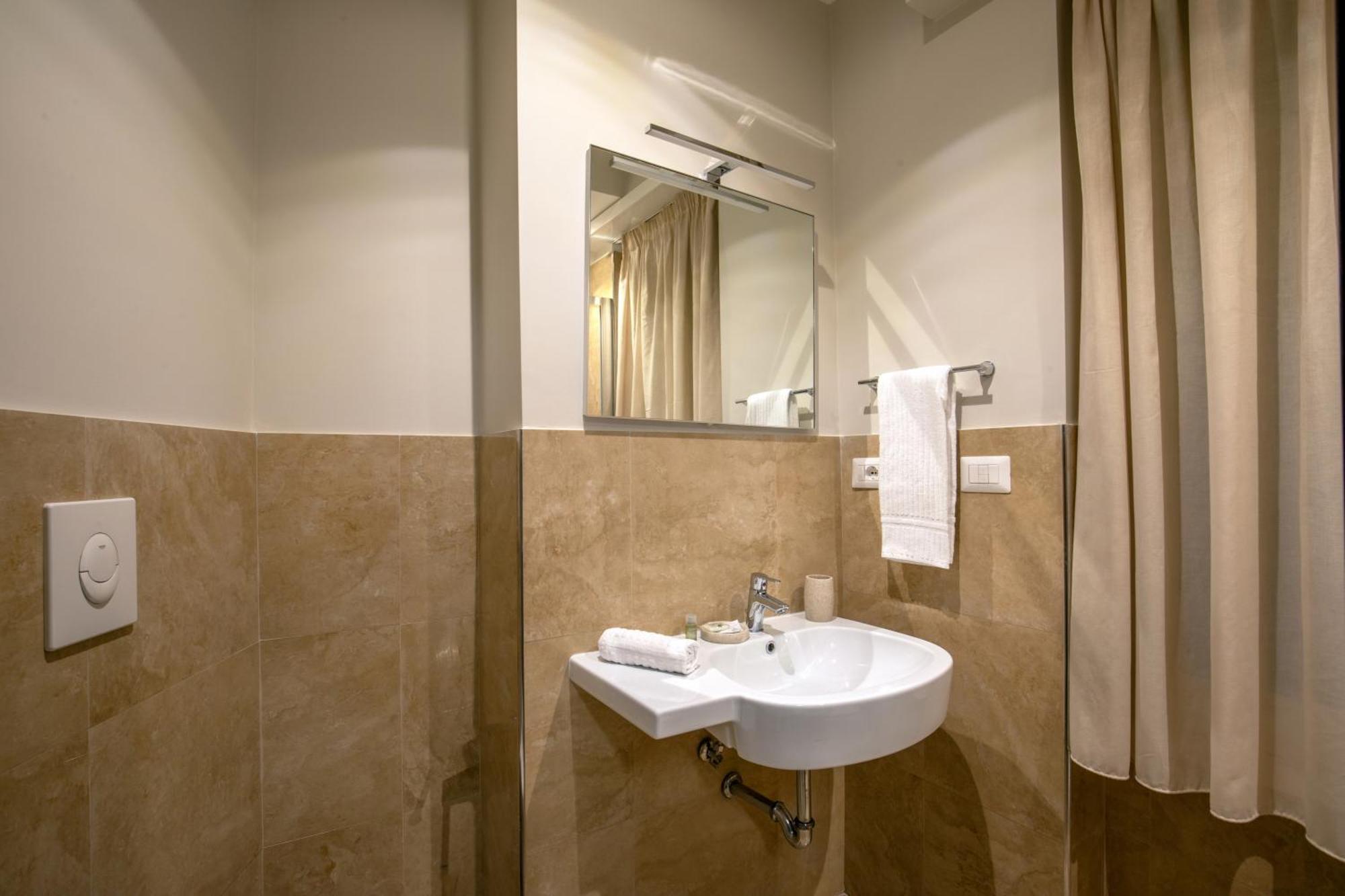 Small Single Room,1757010275:JPEG