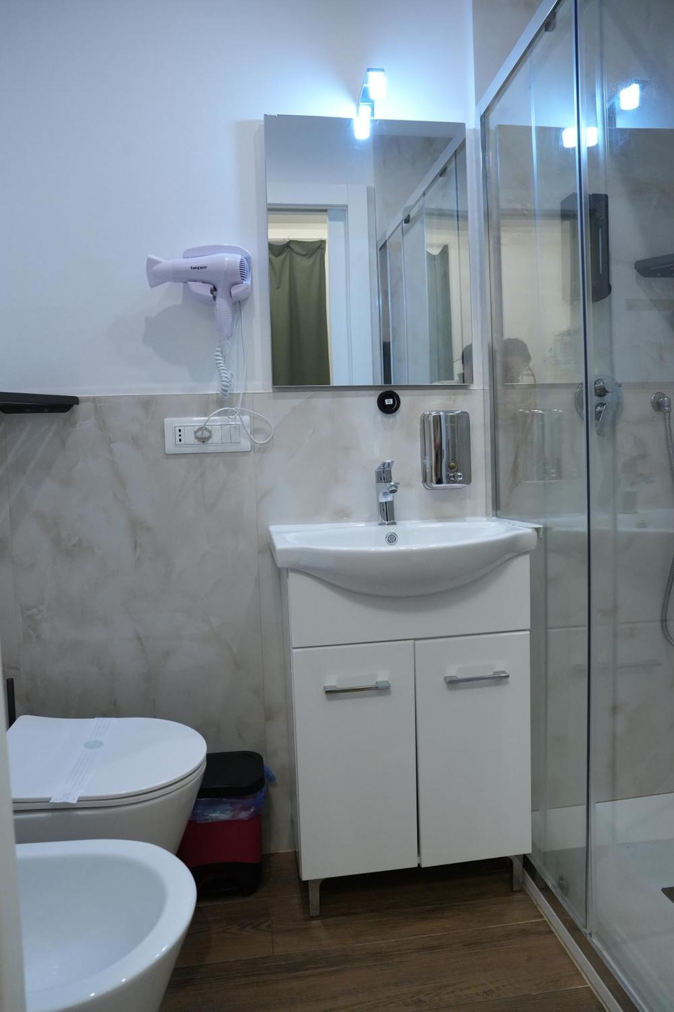 Camera Singola con Bagno Privato
