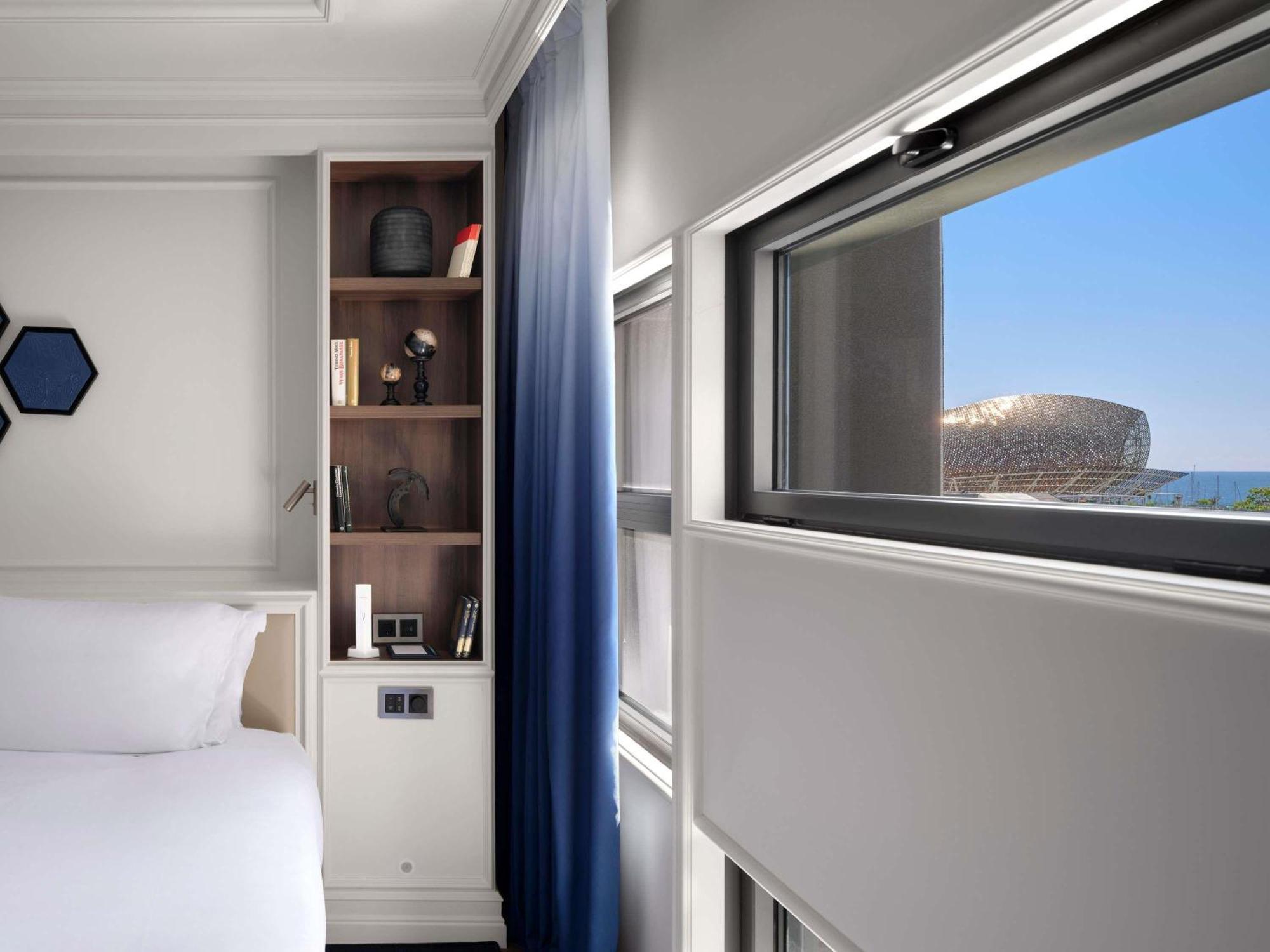 Prestige Suite with Living Room and Sea View