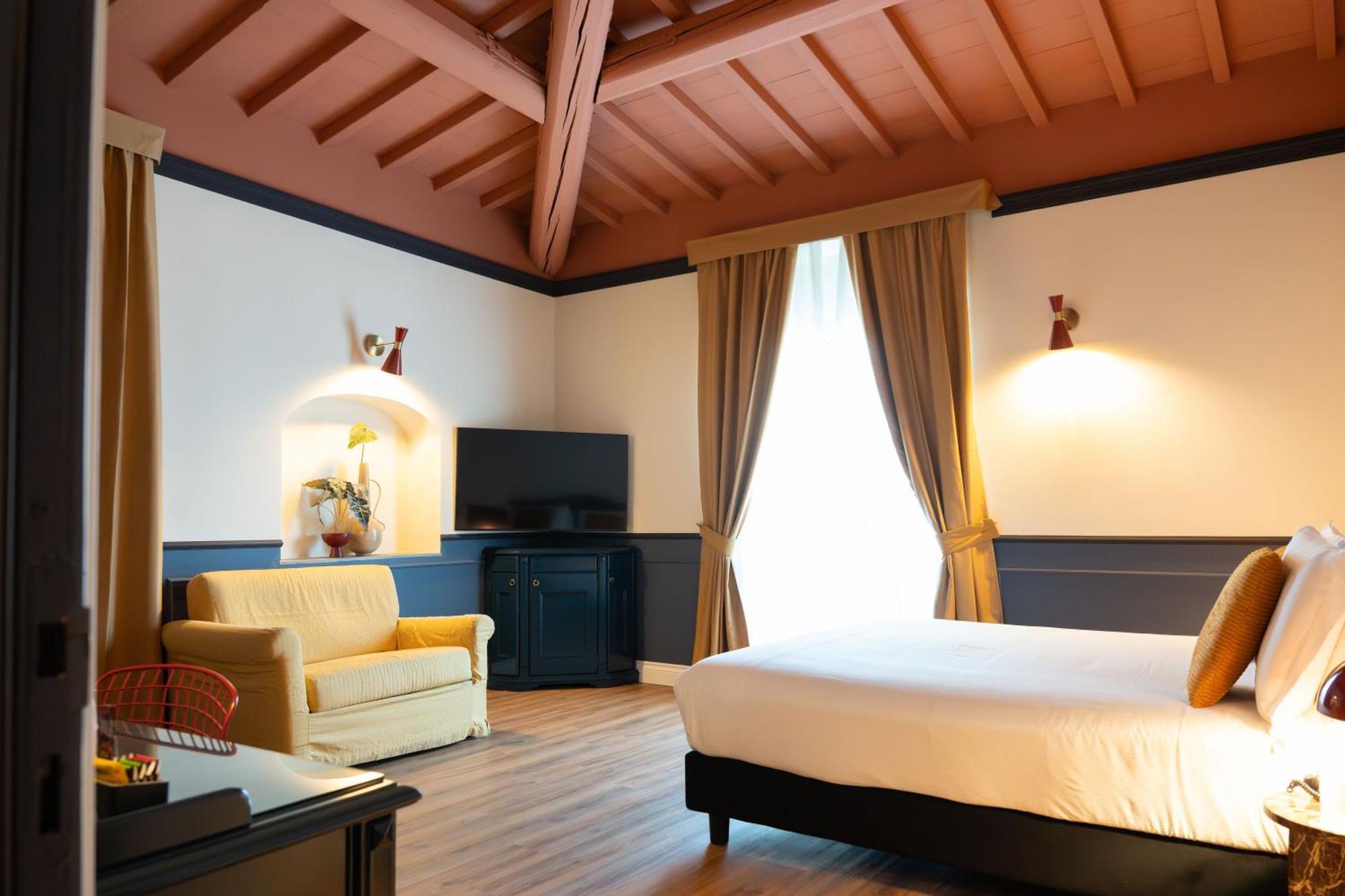 Superior Double Room,1758276639:JPEG