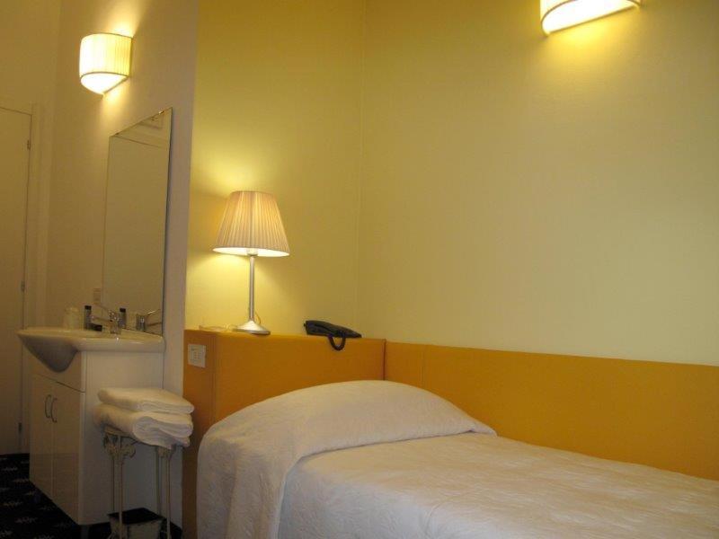 Standard Single Room with Shared Bathroom,1758317901:JPEG