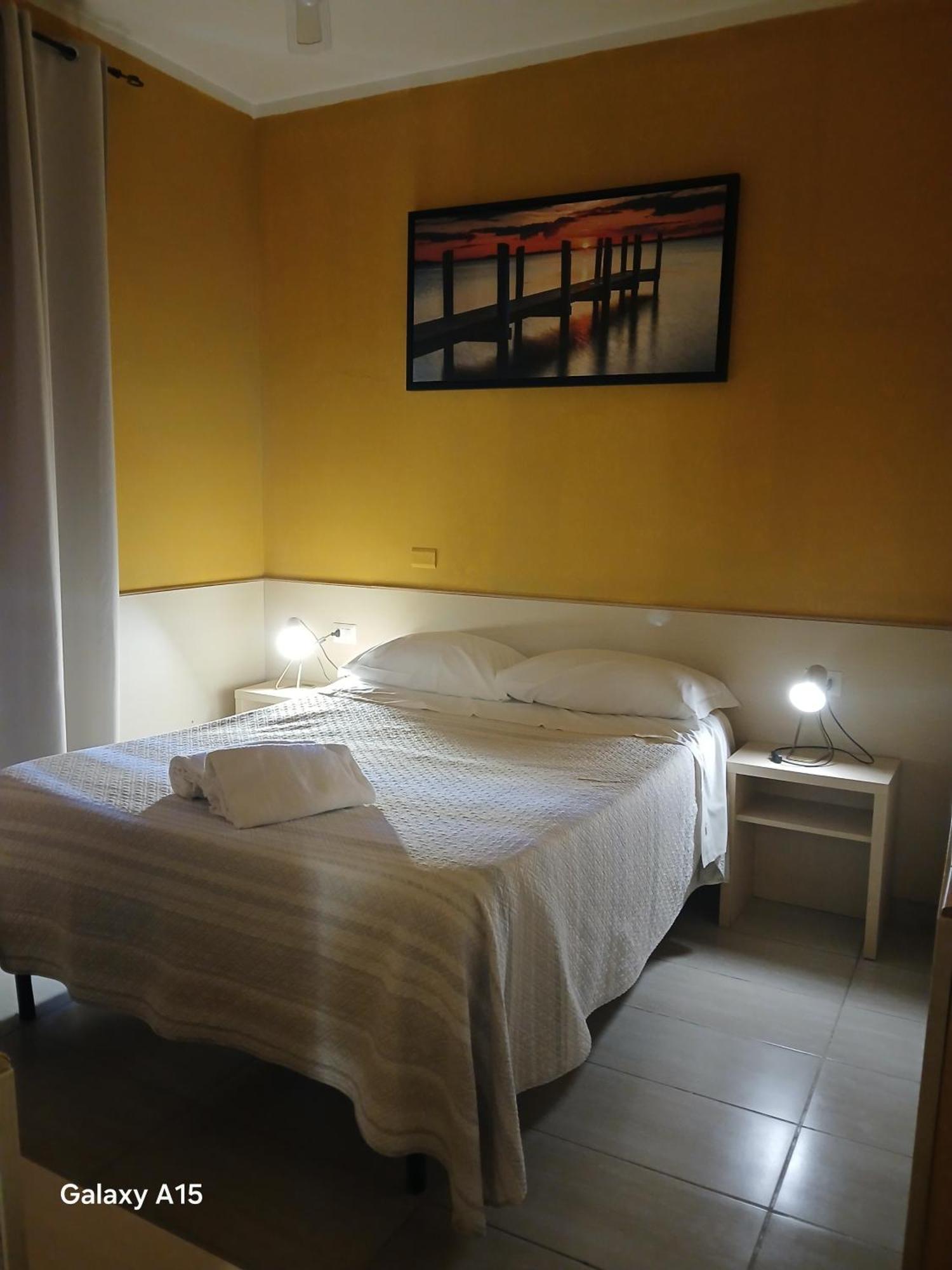 Camera Matrimoniale/Doppia con Letti Singoli con Bagno Privato