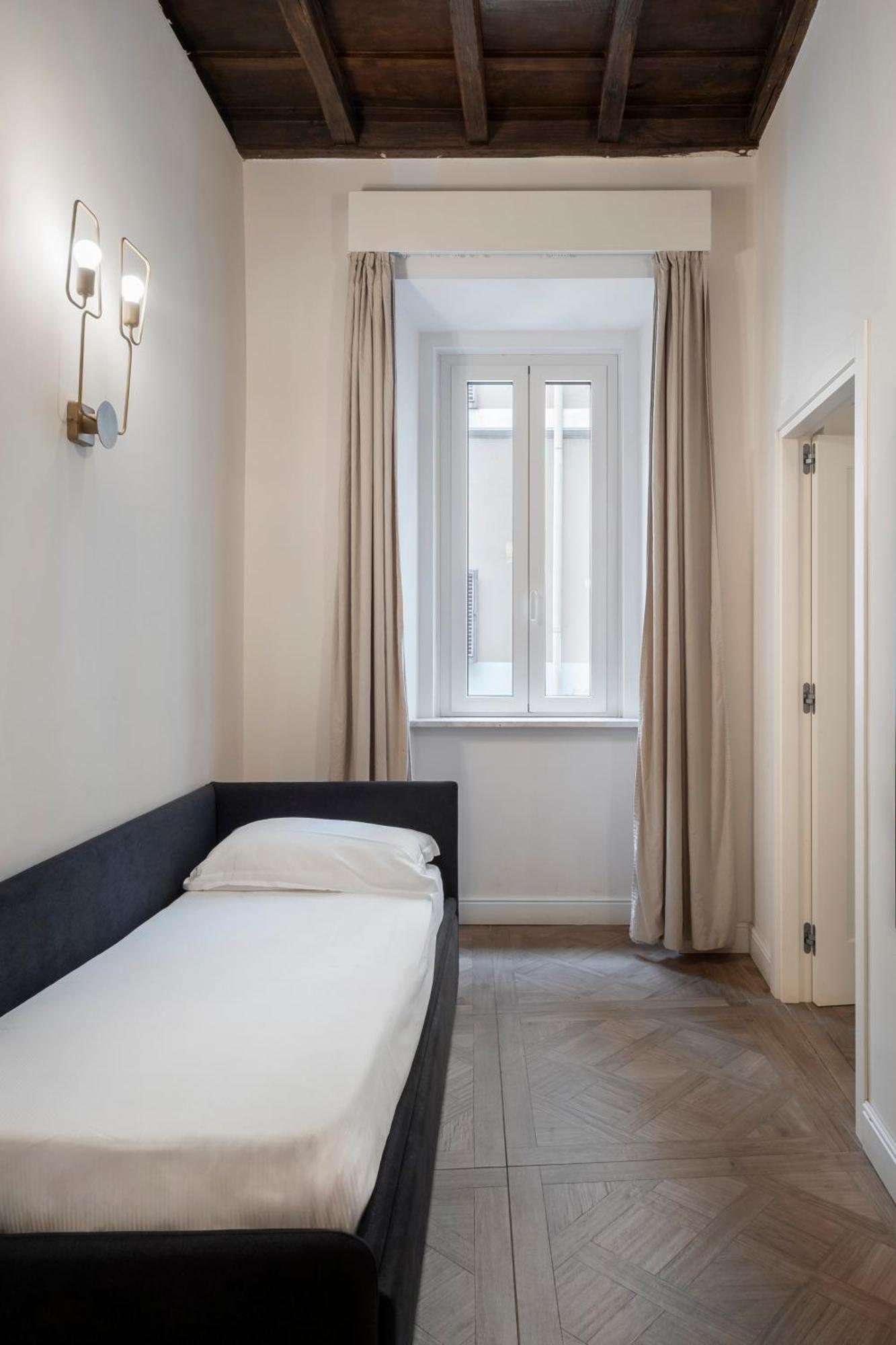 Deluxe Room,1758597064:JPEG
