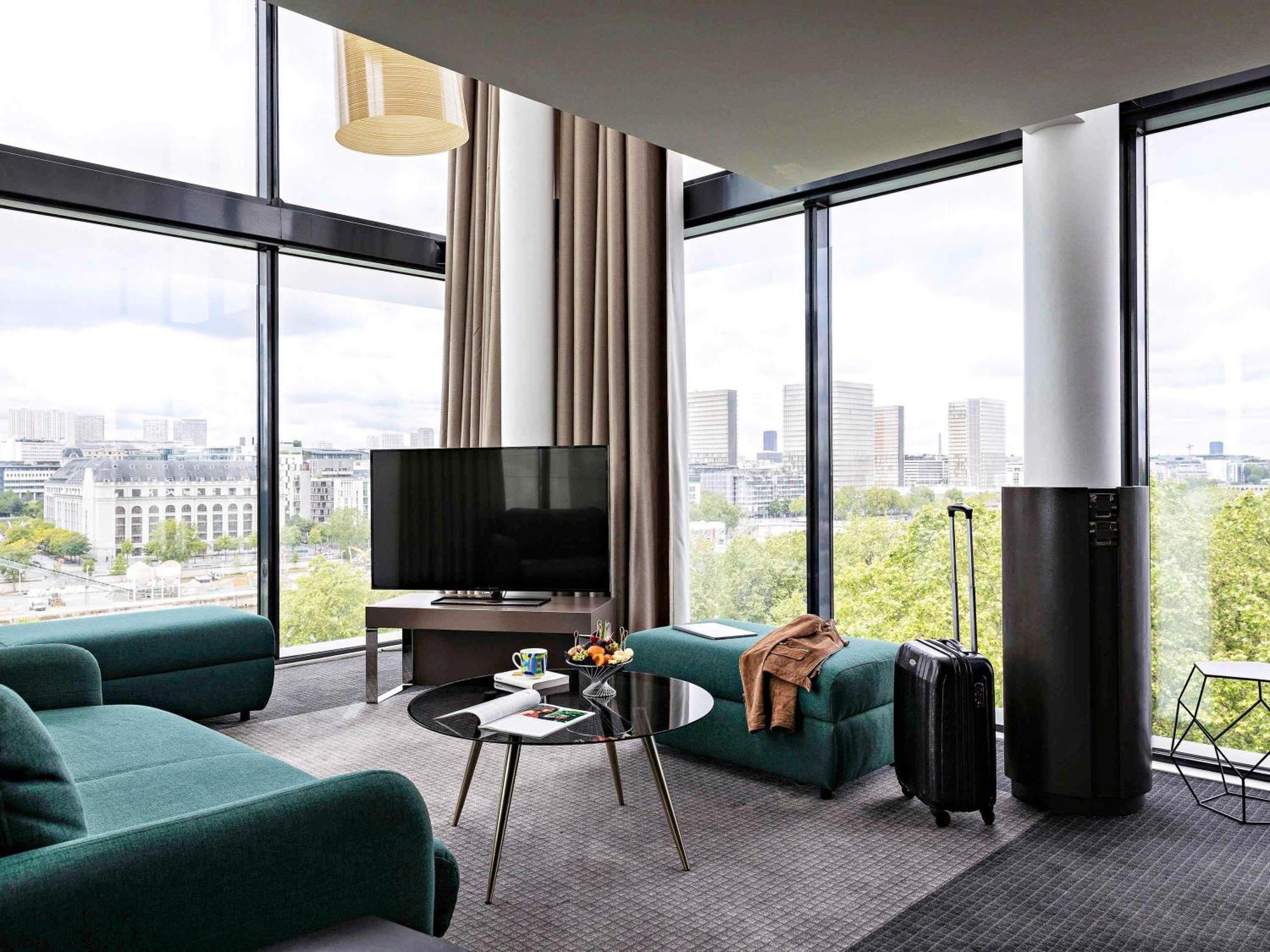 Suite Presidenziale con 2 Letti King-size e Divano Letto Matrimoniale - Piano Alto/Vista Parigi