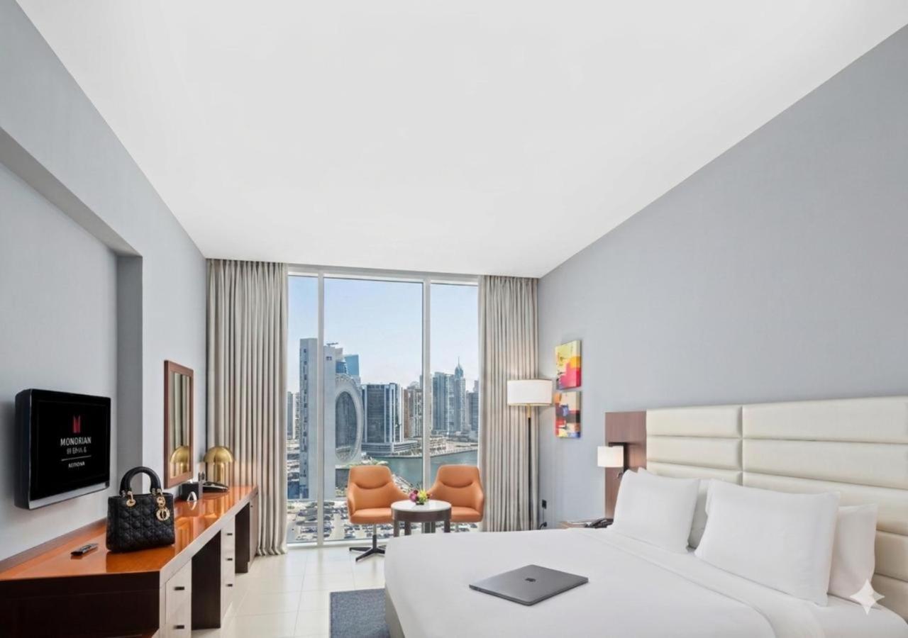 Camera Business Class con Letto Queen-Size (Vista sul Canale)