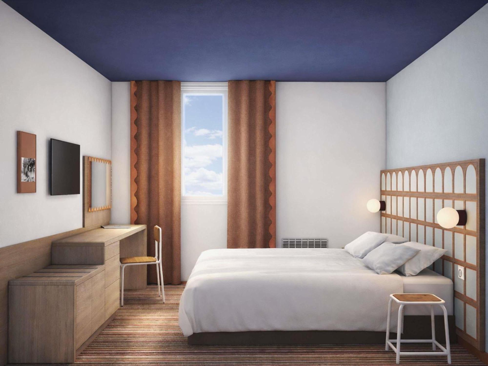 Pop Room with a double bed