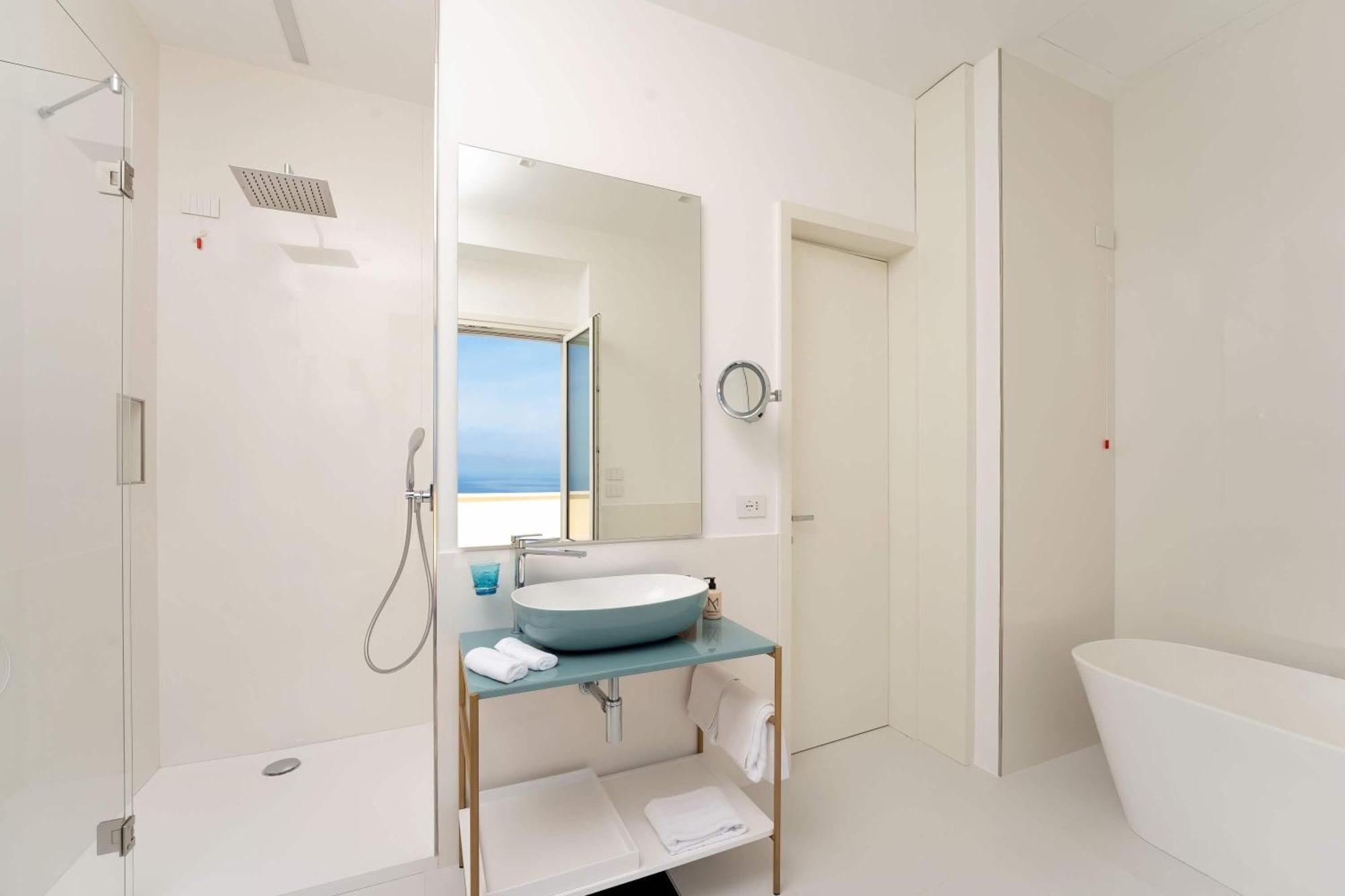 Suite Spa Bath
