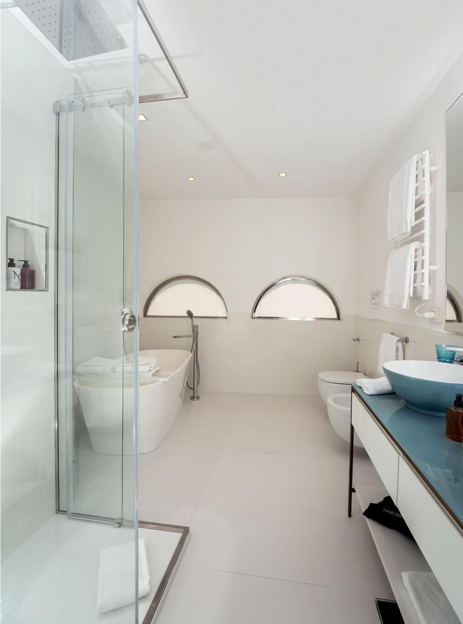 Deluxe Suite Spa Bath
