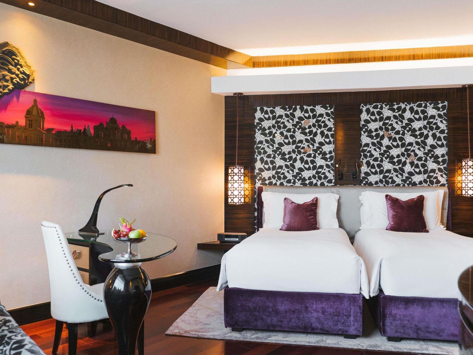Club Millésime Room Twin Beds Lounge Access Hi-tea Cocktail Hours Meeting Room access an Hour