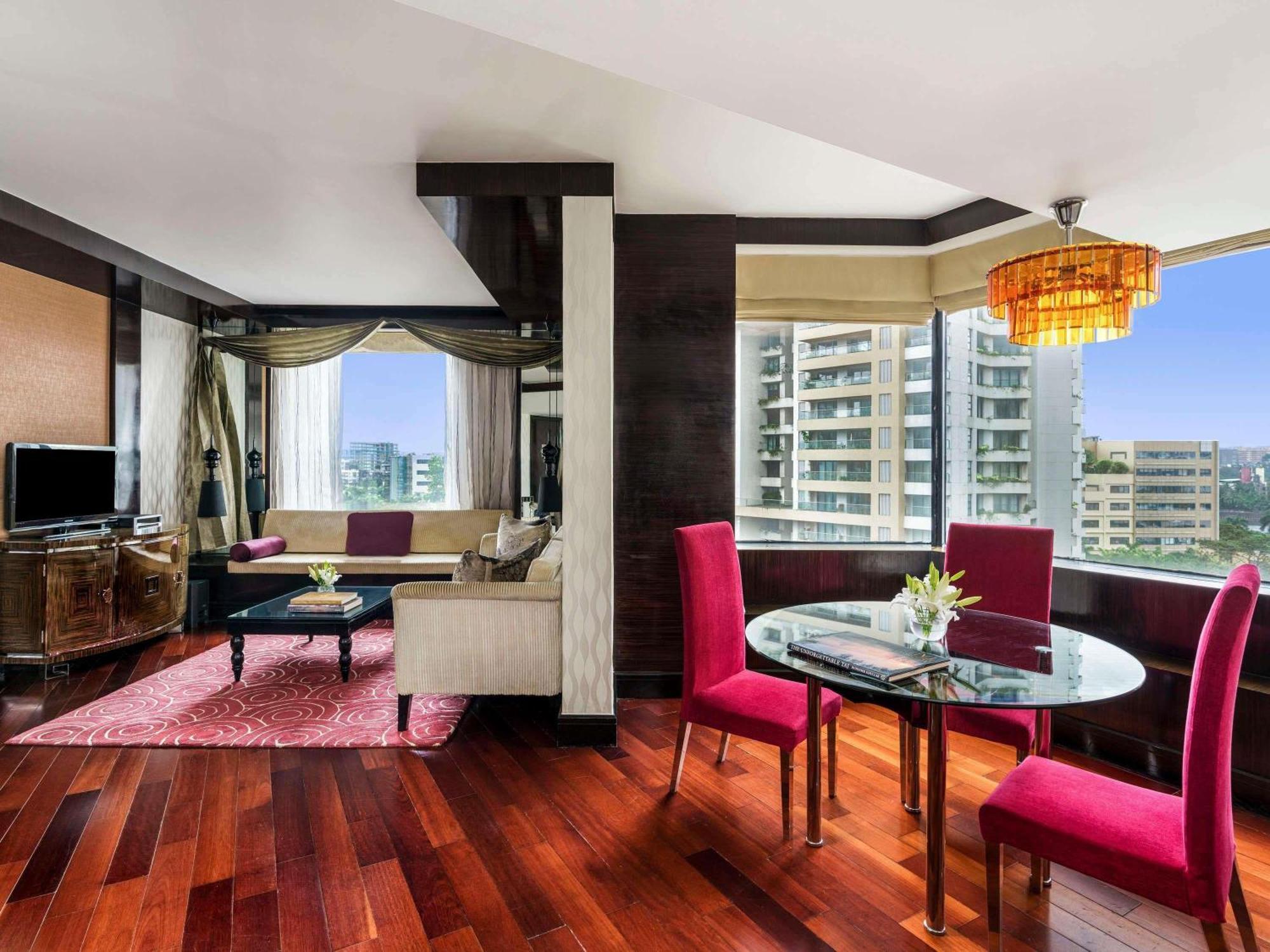 Prestige Suite King Bed Living Area Lounge Access Hi-tea Cocktail Hours Meeting Room access an Hour Airport TransfersT1 & T2