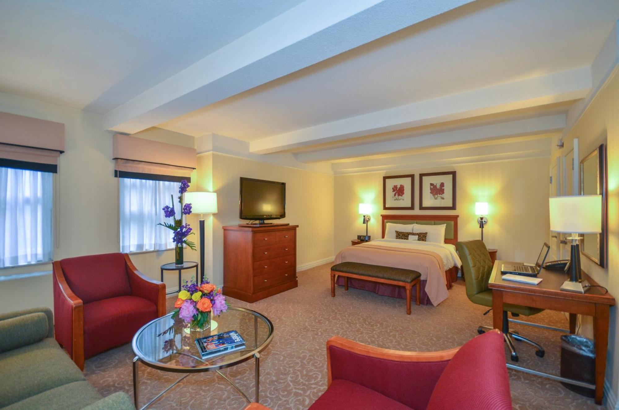 Junior Suite Queen Executive