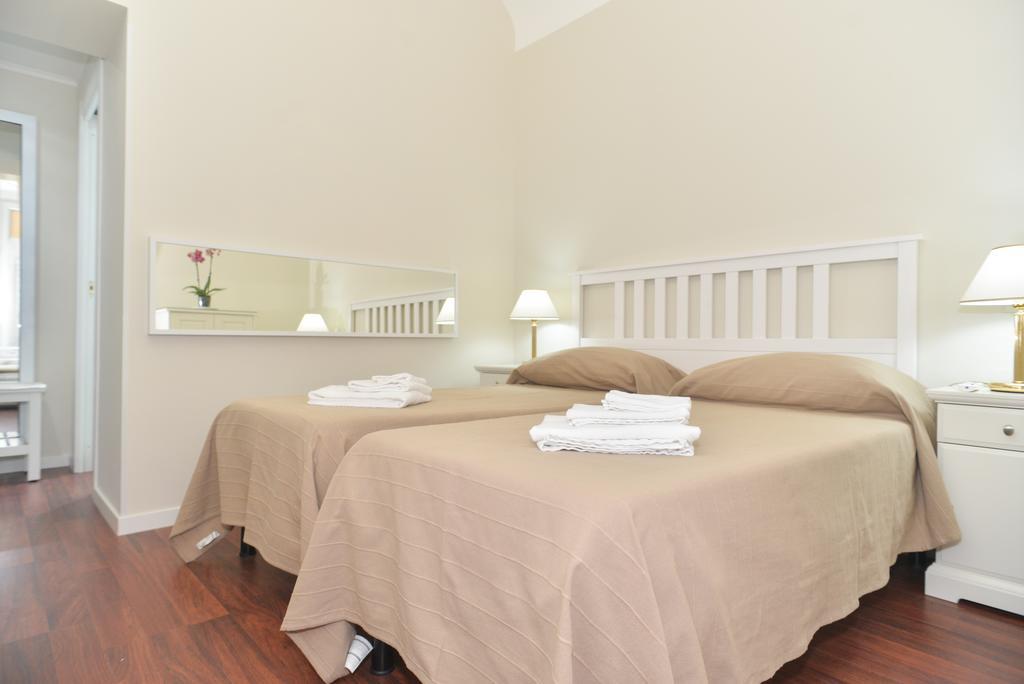 Camera Matrimoniale/Doppia con Letti Singoli con Bagno Privato