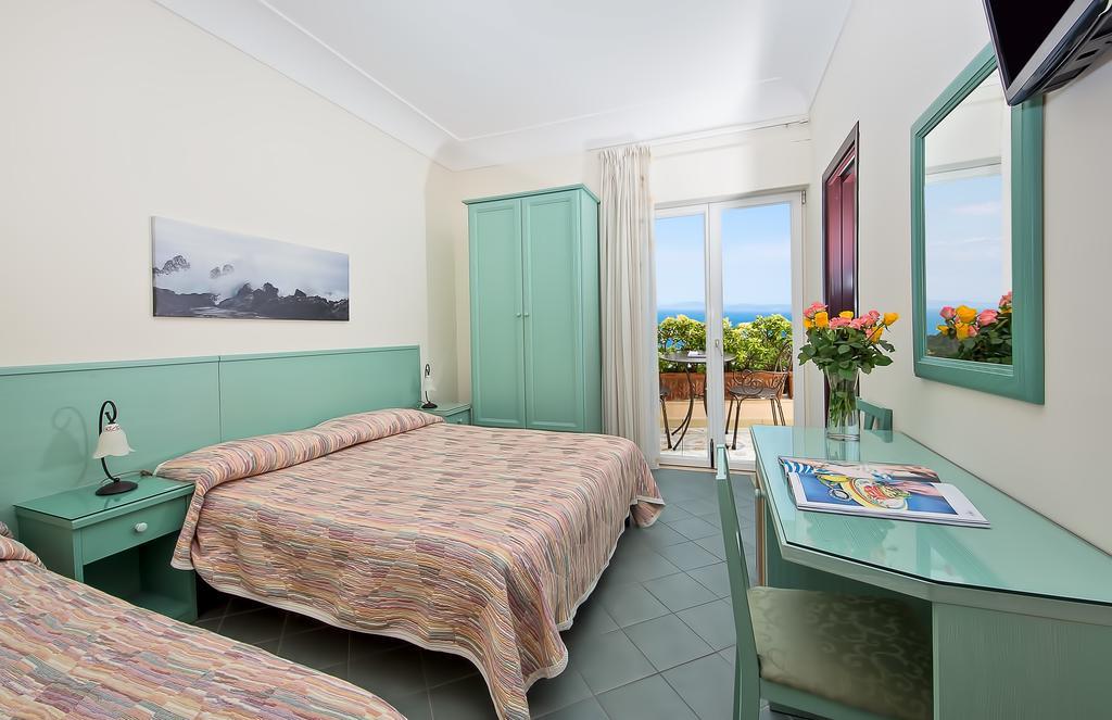 Triple Room Sea View