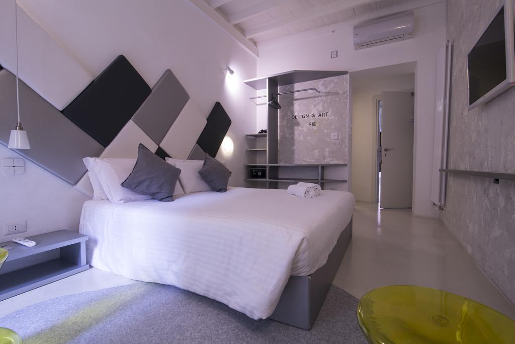 Standard Double Room,240455937:JPEG