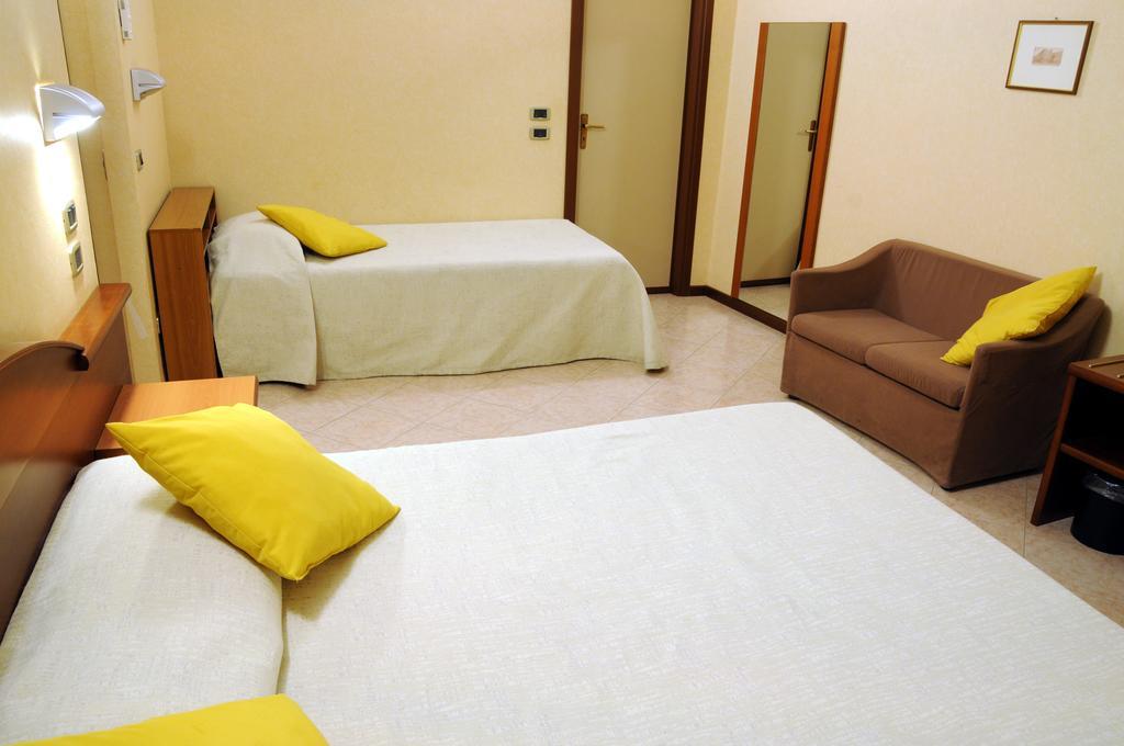 Classic Triple Room,217177751:JPEG