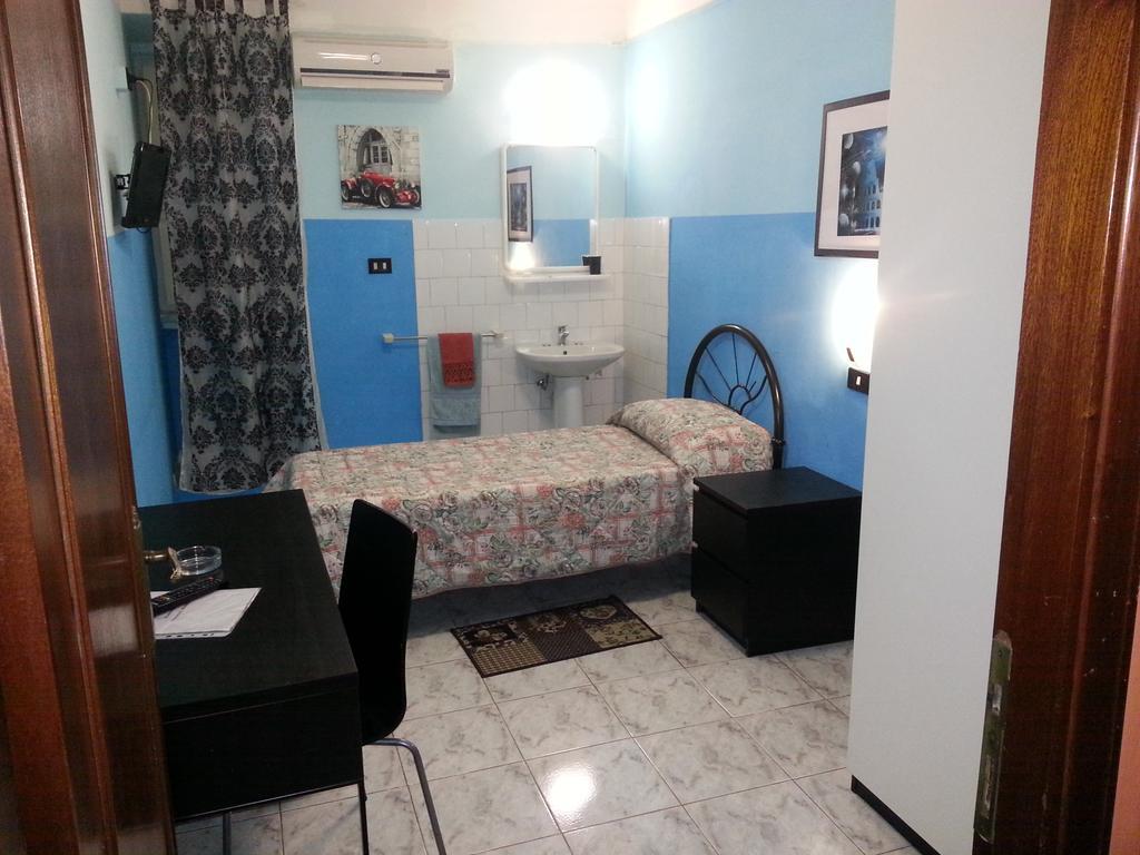 Single Room,464341299:JPEG