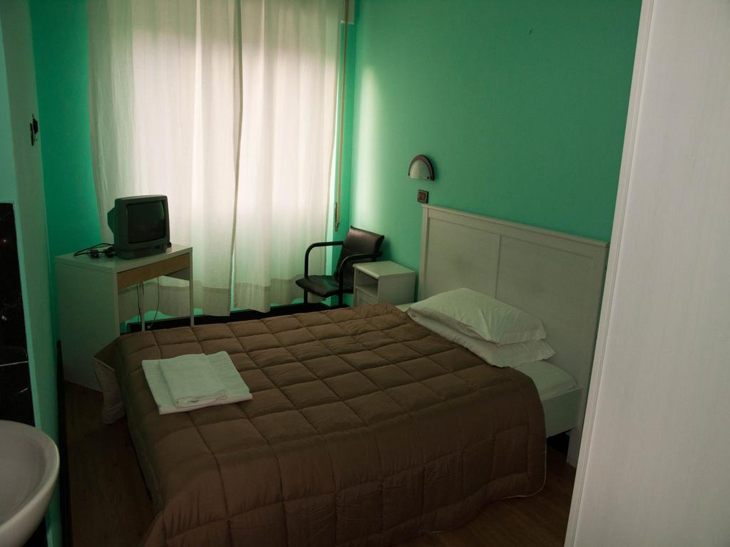 Camera Matrimoniale Economy con Bagno Privato Esterno