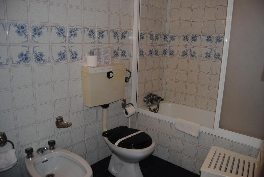 Camera Tripla