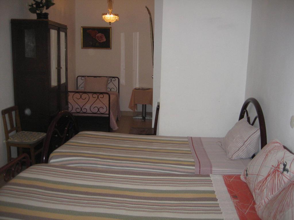 Camera Singola con Bagno in Comune